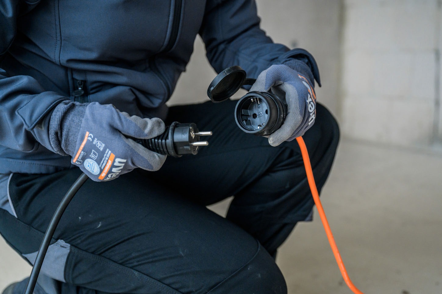 Brennenstuhl Verlängerungskabel »BREMAXX AT-N05V3V3-F 3G1,5 10m IP44« Typ F (Schuko) 1.000 cm