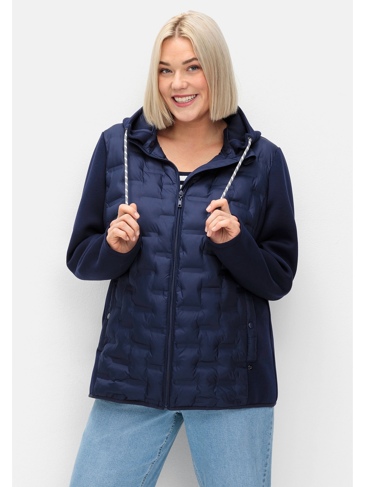 Sheego Steppjacke »Große Größen«, mit Kapuze, im Materialmix, mit abnehmbarer Kapuze