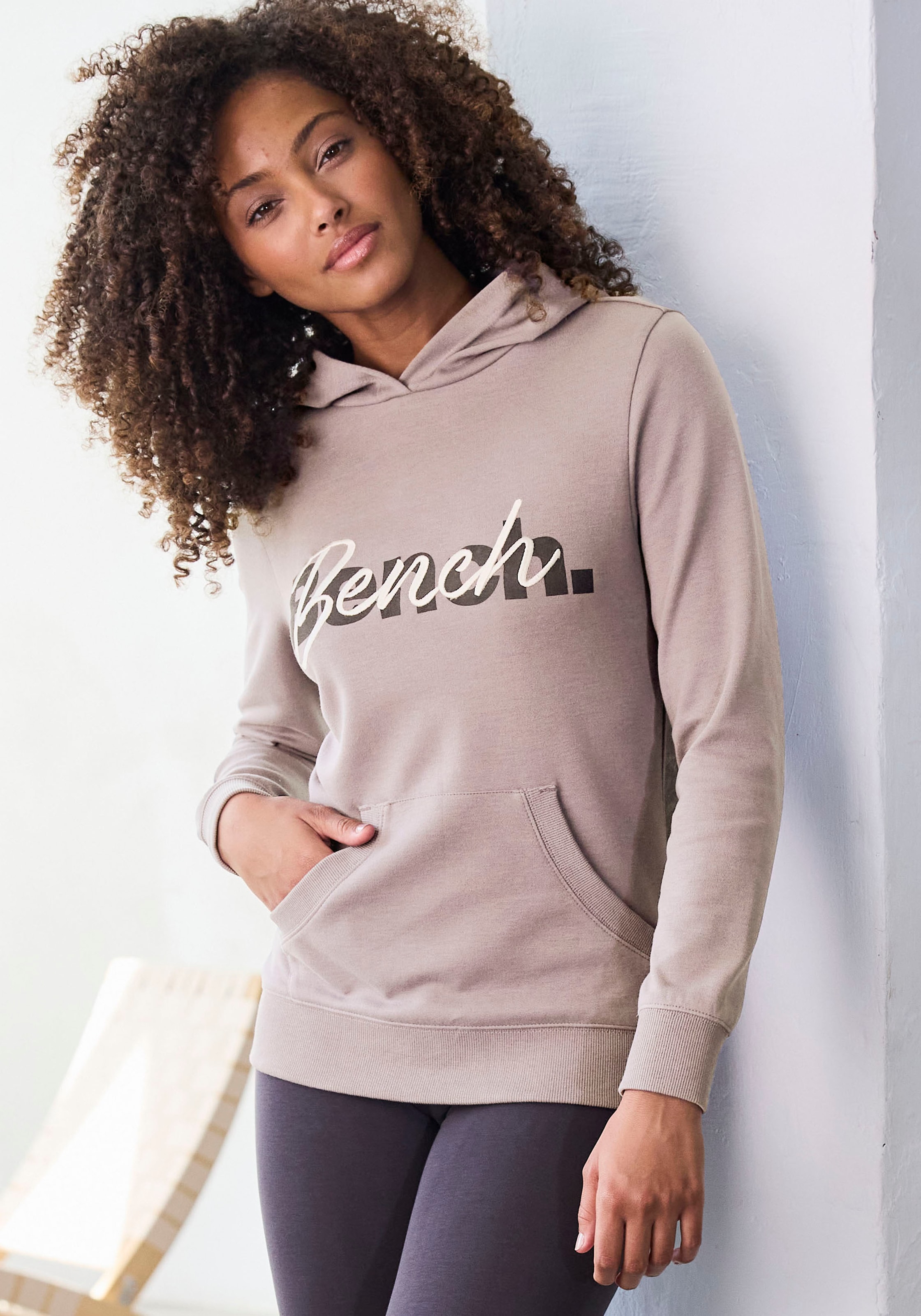 Bench. Loungewear Sportinis megztinis su gobtuvu