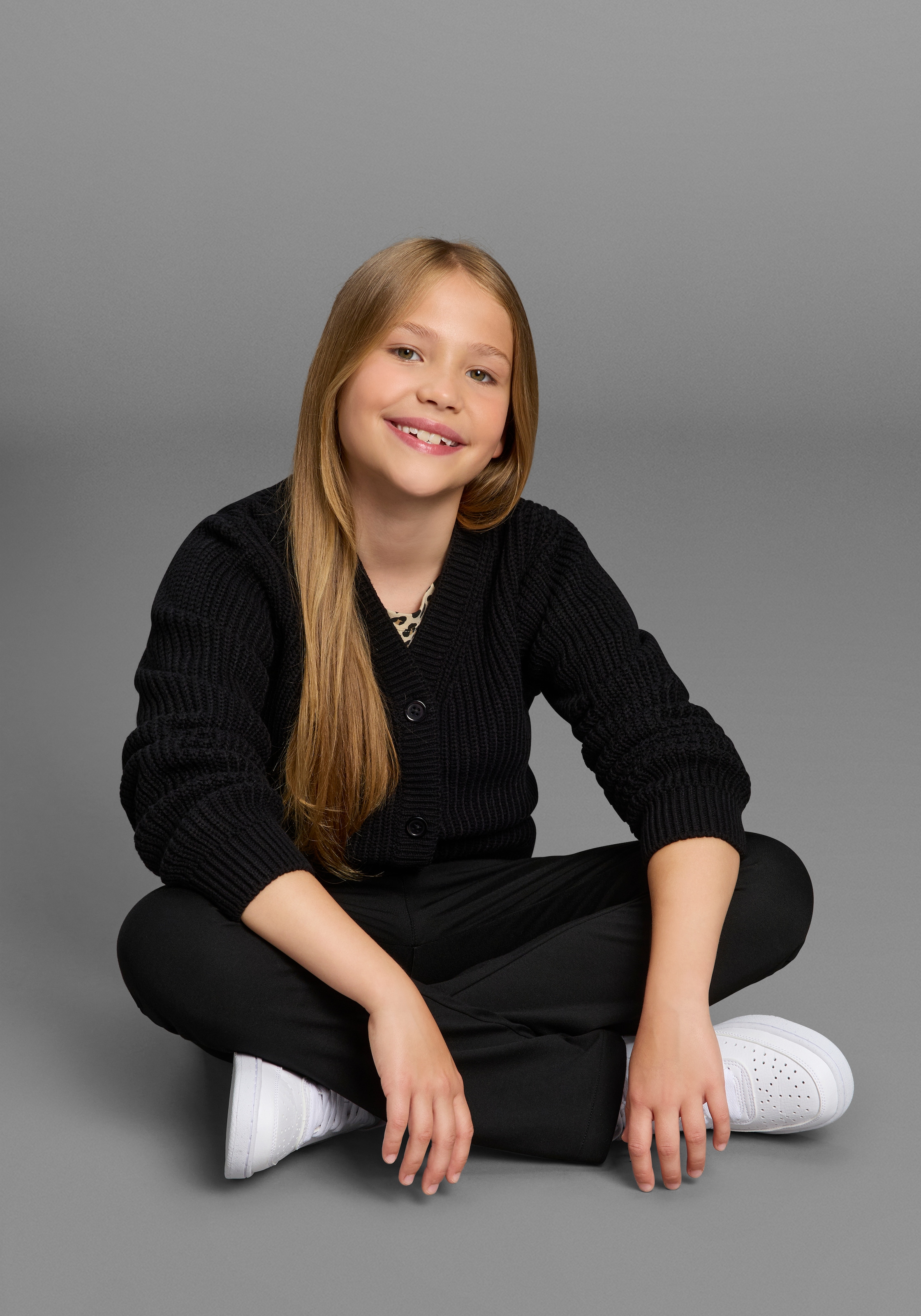 KIDSWORLD Strickjacke »Strickjacke Basic«, Strickjacke, toll zu allem zu kombinieren