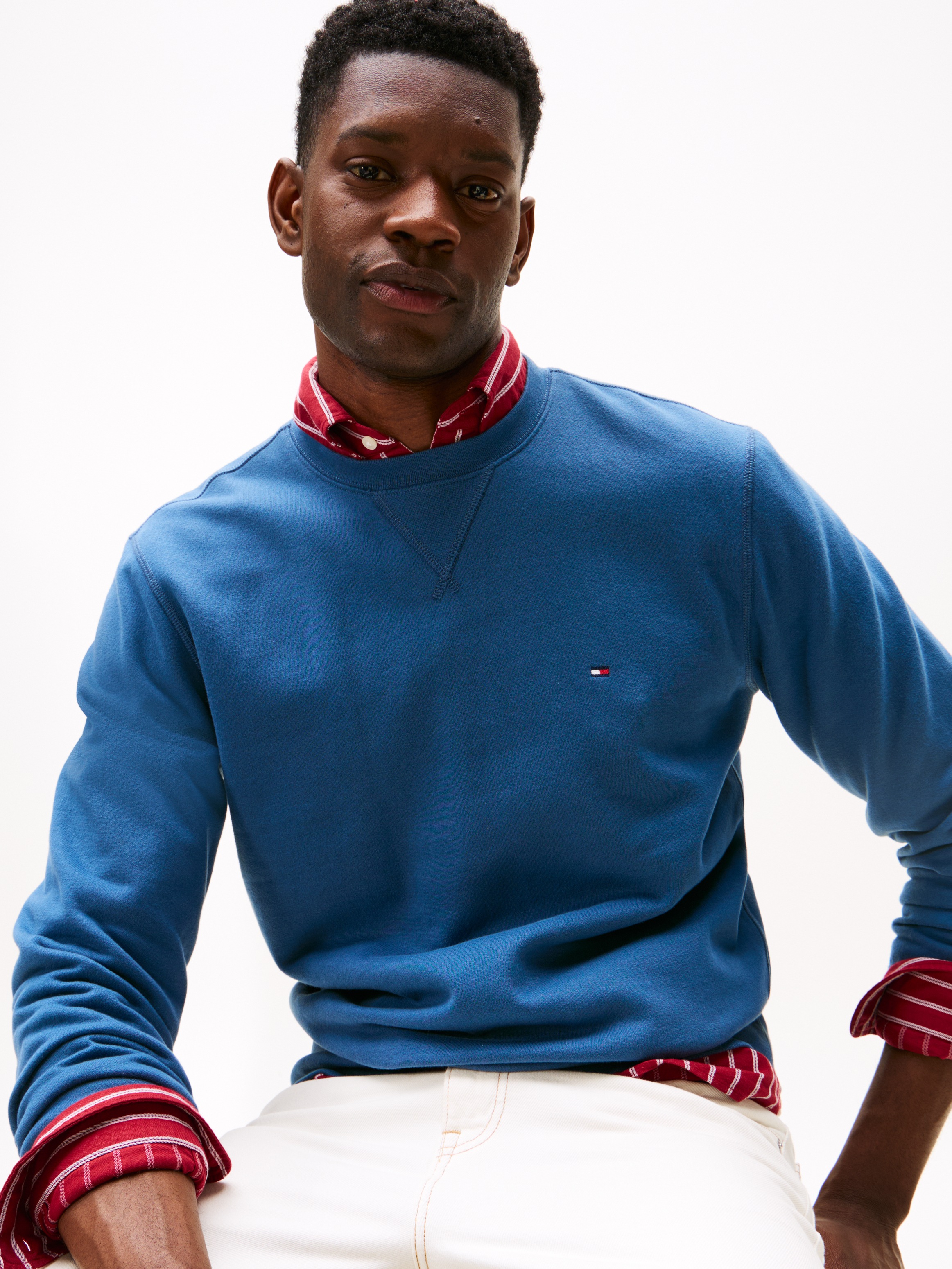 Tommy Hilfiger Sweatshirt »ESS SEASONAL FLEECE CREWNECK mit Rundhals und Stickerei«, unifarben, casual, regular fit, Baumwollmix, Rundhals
