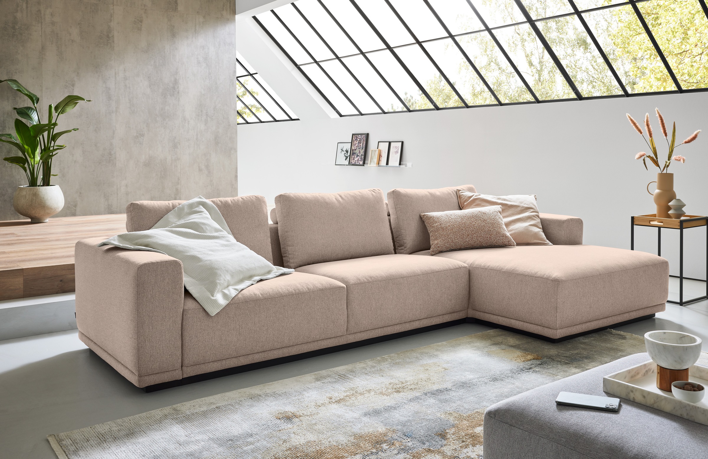 Musterring Ecksofa "JustB PM200, Holzrahmen in schwarz, wahlw. Sitzvorzug, Breite 316cm" Anreihsofa links & Longchair rechts, mit elektischem Sitzvorzug