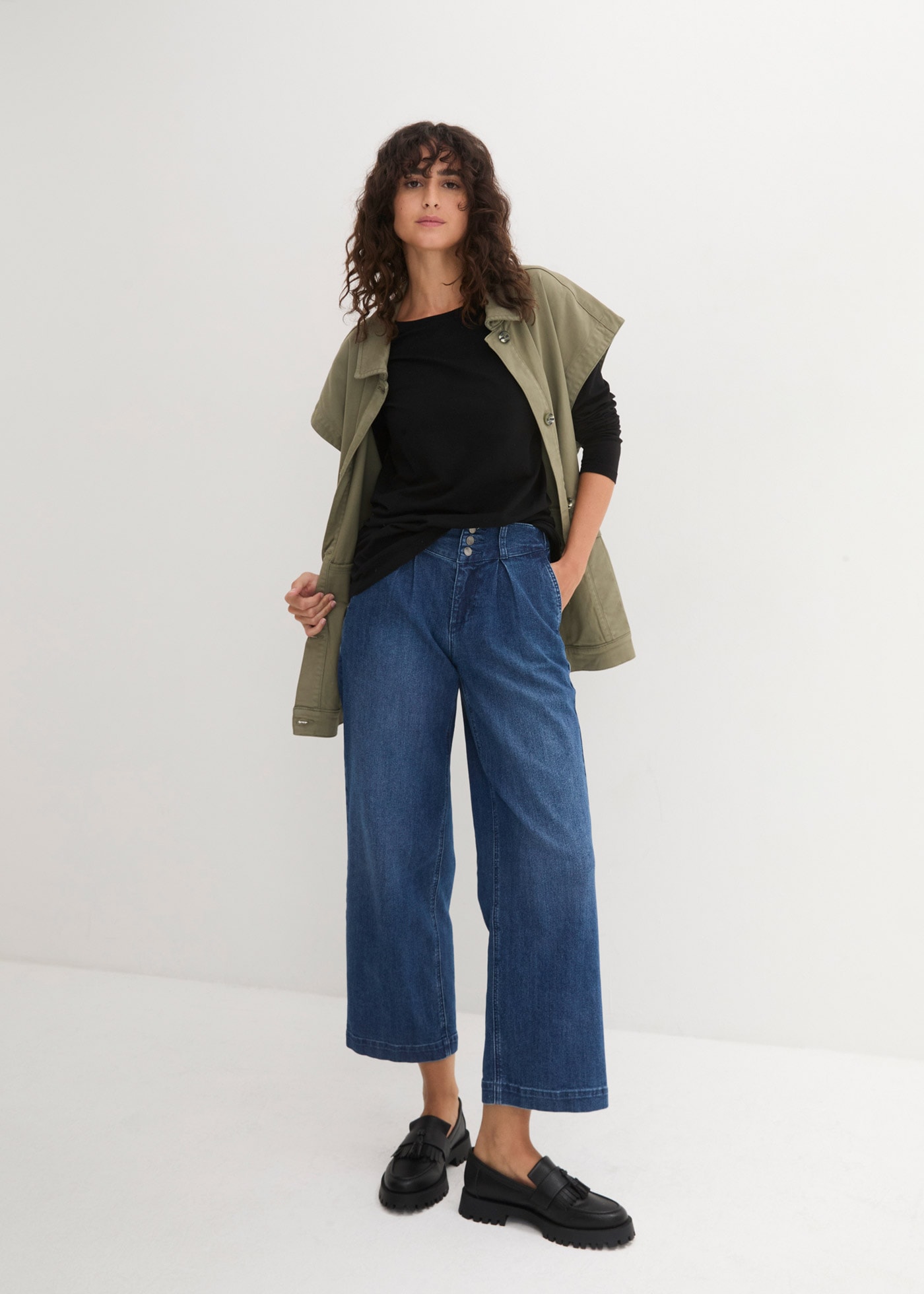 bonprix Langarmshirt mit Rundhalsausschnitt und dekorativer Rückennaht