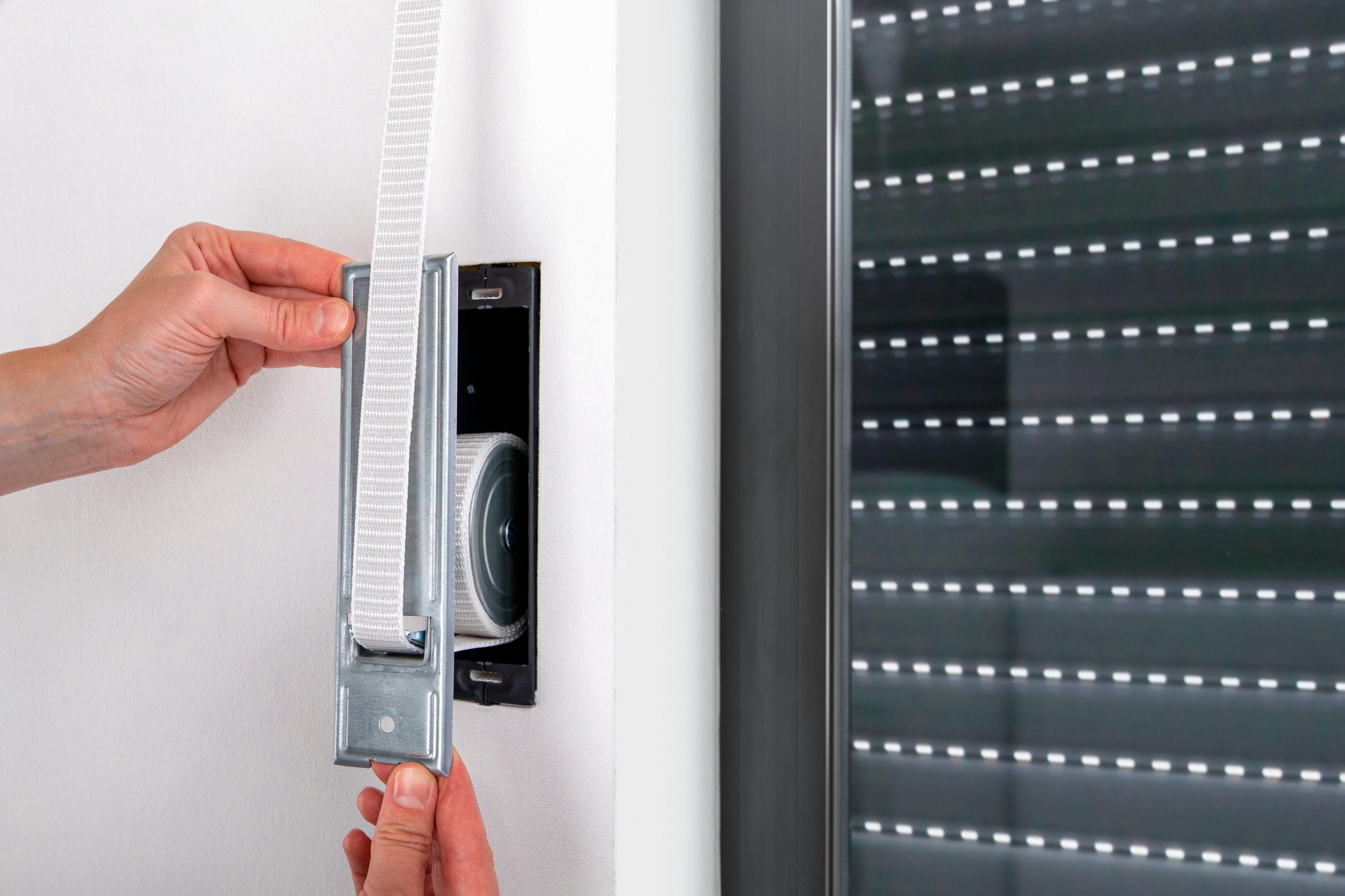 Thumbnail - SCHELLENBERG Einlass-Gurtwickler "für das Rollladensystem Maxi, Lochabstand 16 cm, Unterputz-Montage" Set, 1 Stk. tlg. f...