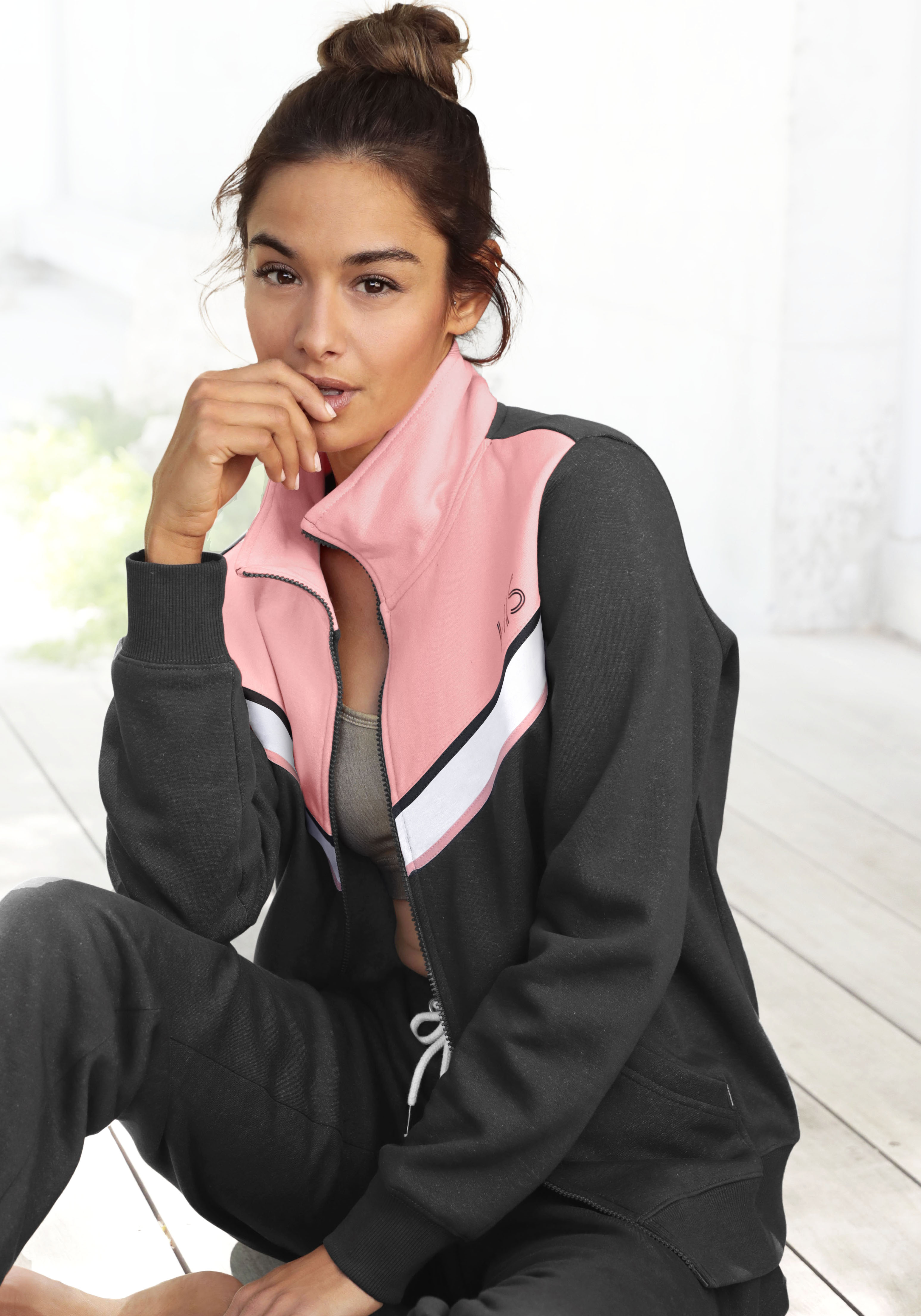 H.I.S Sweatjacke im Colorblock Design mit bedrucktem Logo, Loungewear