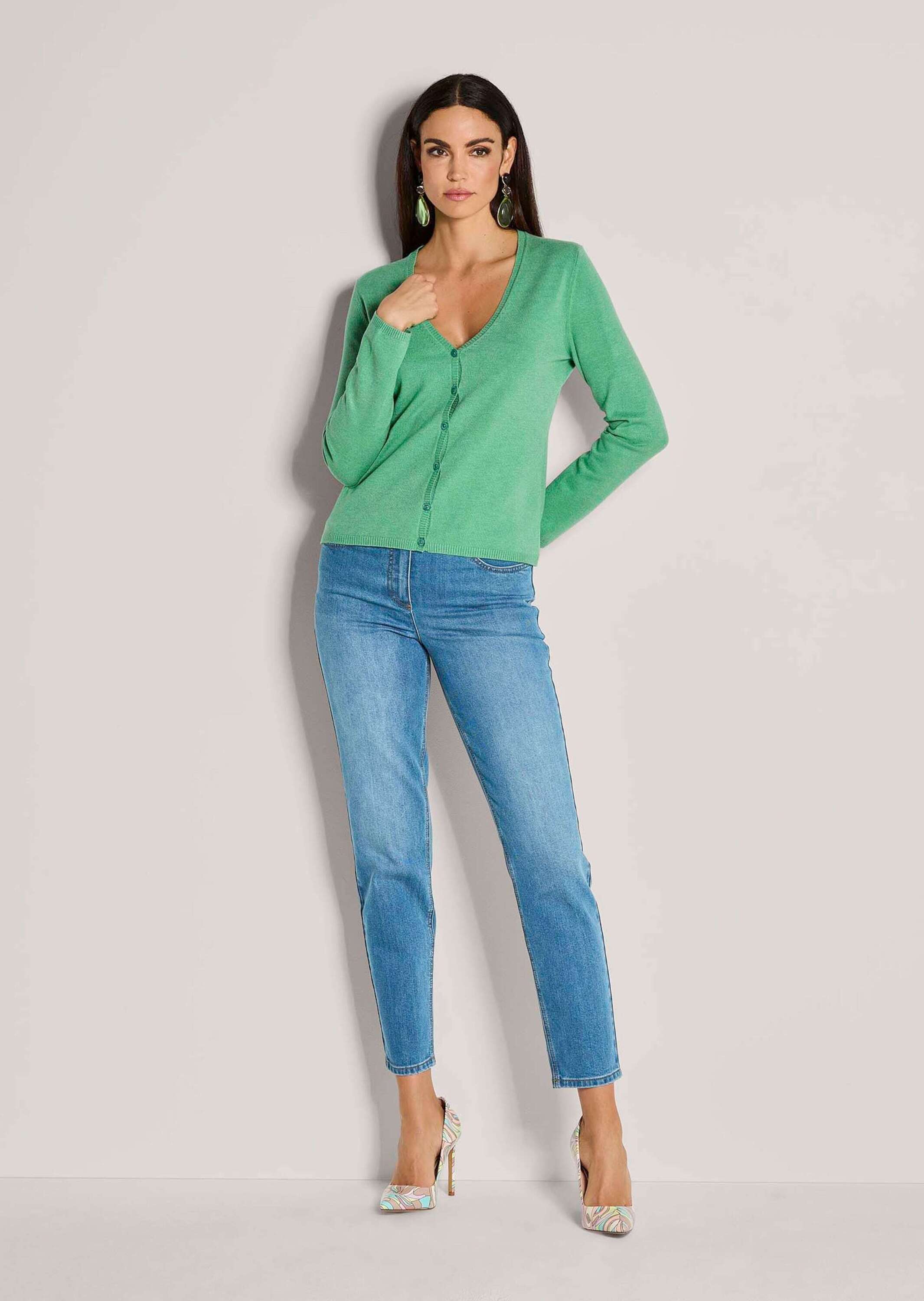 Thumbnail - MADELEINE Strickjacke "Strickjacke Langarm Jacke im Feinstrick mit V-Ausschnitt"