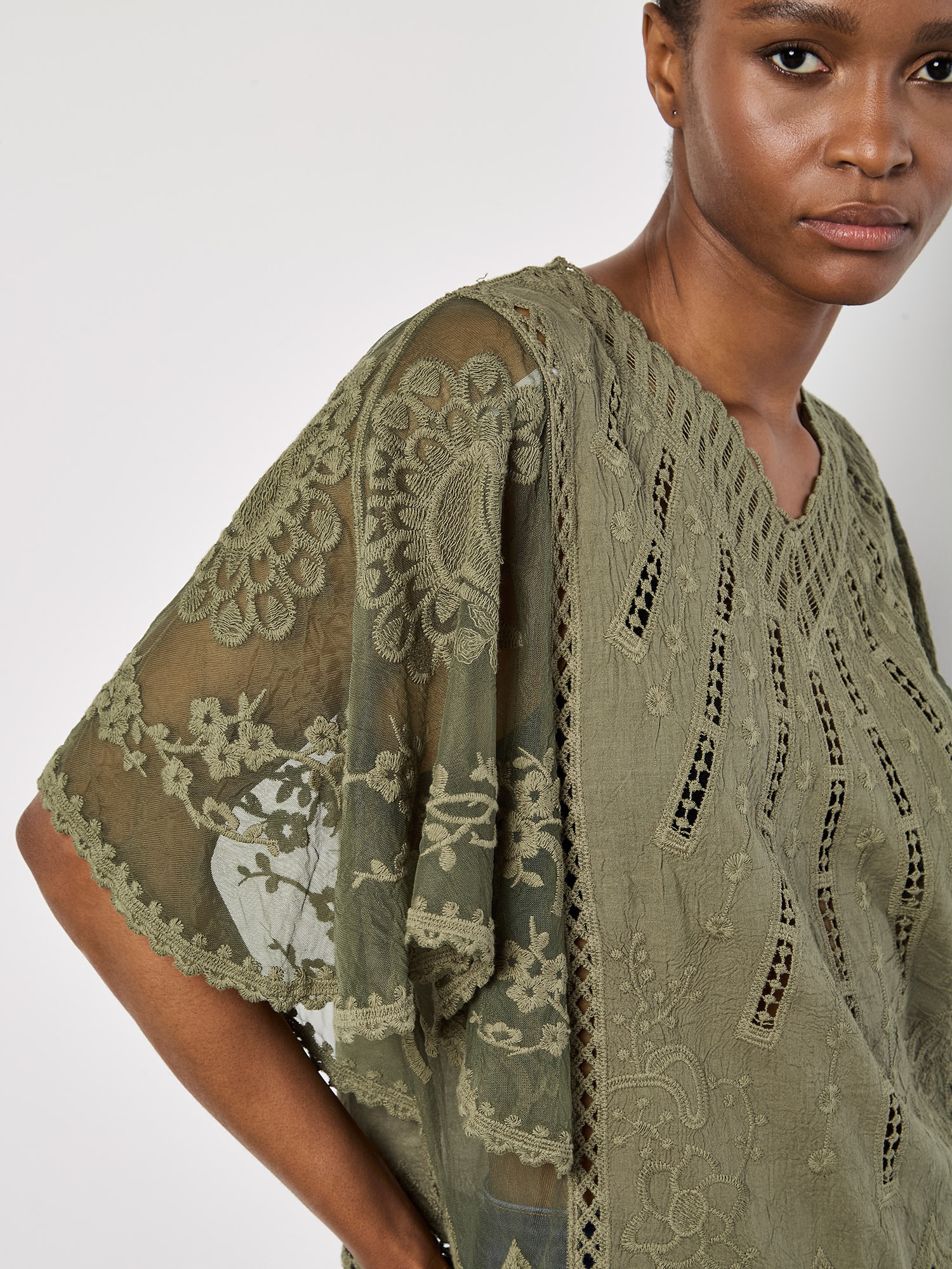 Apricot Shirtbluse »Baumwoll-Mesh-Top« mit Stickerei
