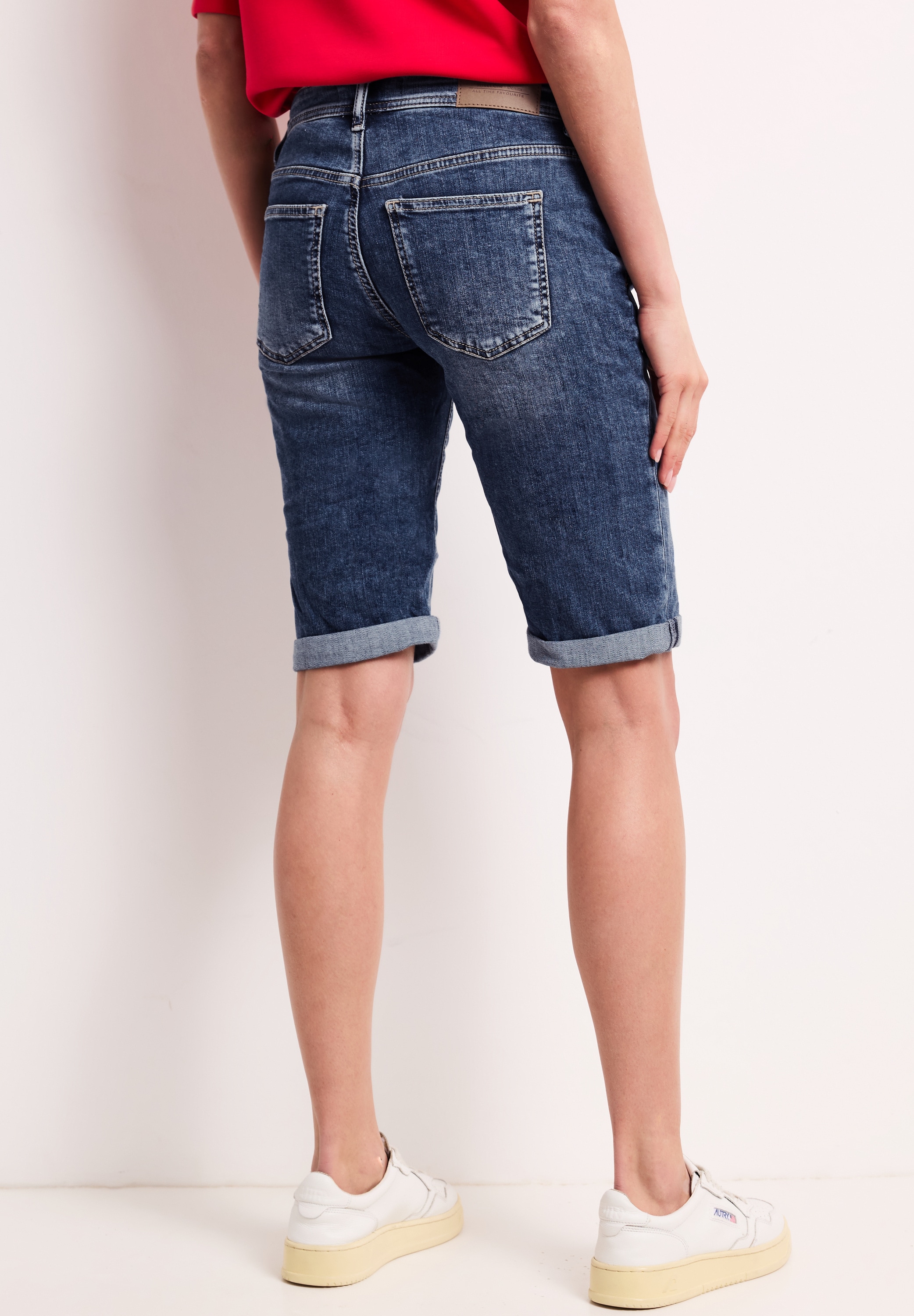 STREET ONE Gerade Jeans in dunkelblauer Waschung