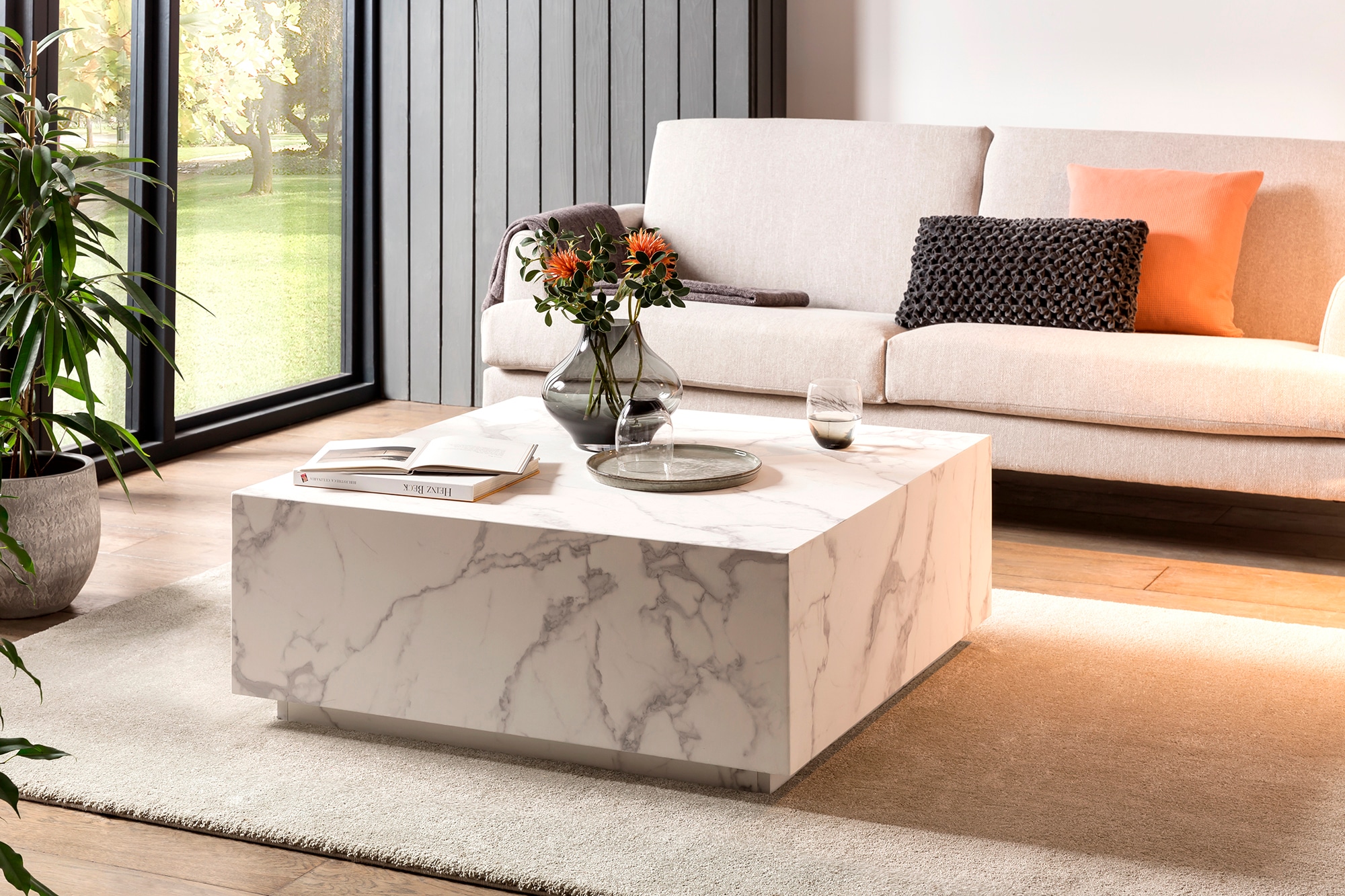SalesFever Couchtisch »Almería Beistelltisch in Schwebe-Optik«, quadratisch 90x90 cm, in Marmoroptik foliert
