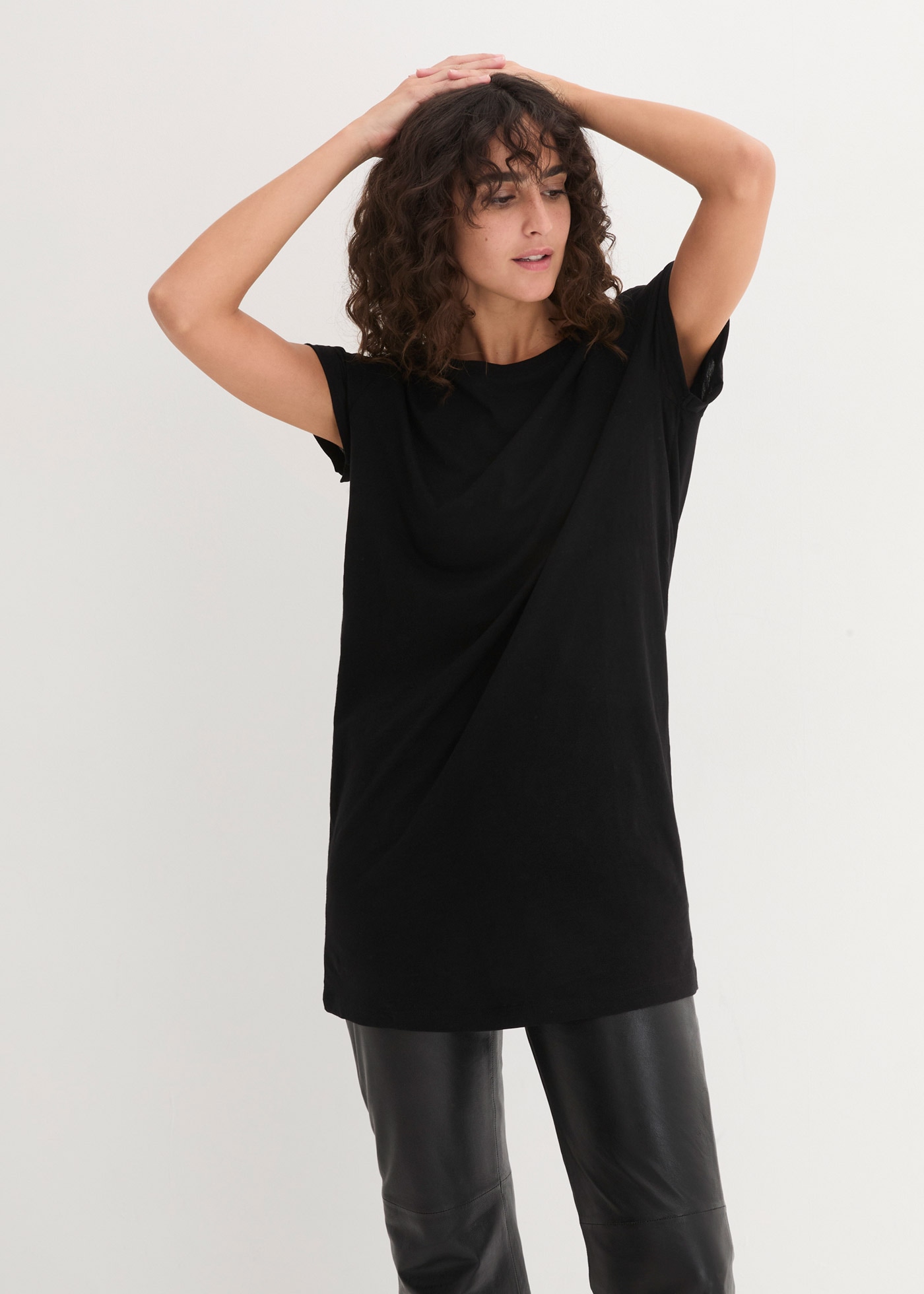 Longshirt BONPRIX, Damen, Gr. 44/46 (L), schwarz, Jersey, Obermaterial: 100% Baumwolle, unifarben, bequem ca. Mitte Oberschenkel, Rundhals, mit Umschlag Umschlagsaum, Shirts Longshirt, bequeme Passform, lang, aus reiner Baumwolle