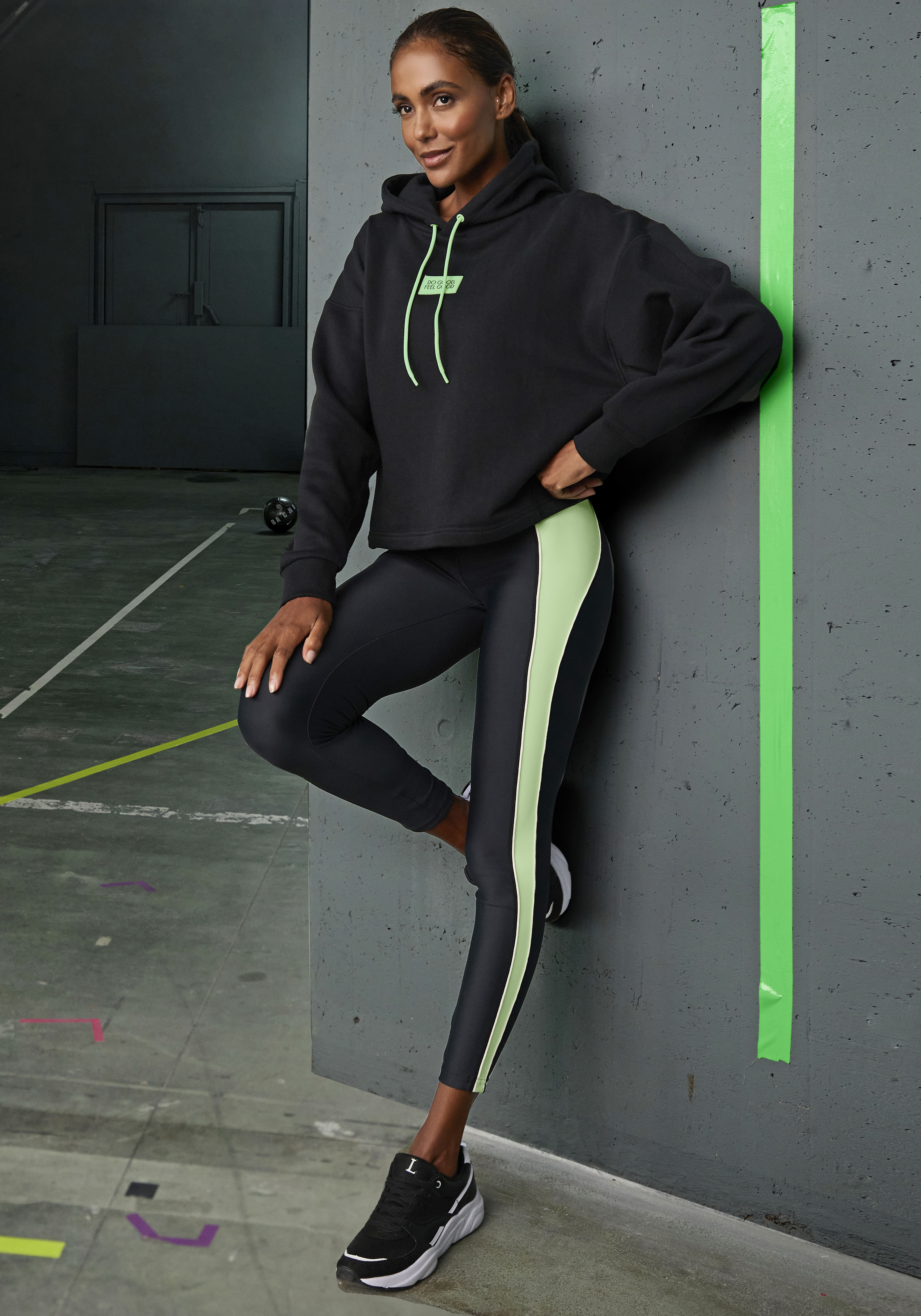 Thumbnail - LASCANA ACTIVE Hoodie, Kapuzensweatshirt im Oversized-Look