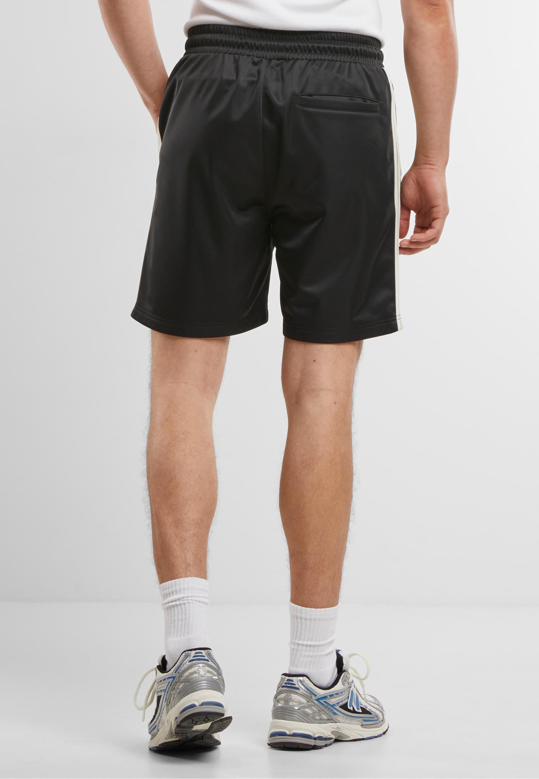 URBAN CLASSICS Shorts »Urban Classics Tennis Core Shorts«, (1 tlg.)