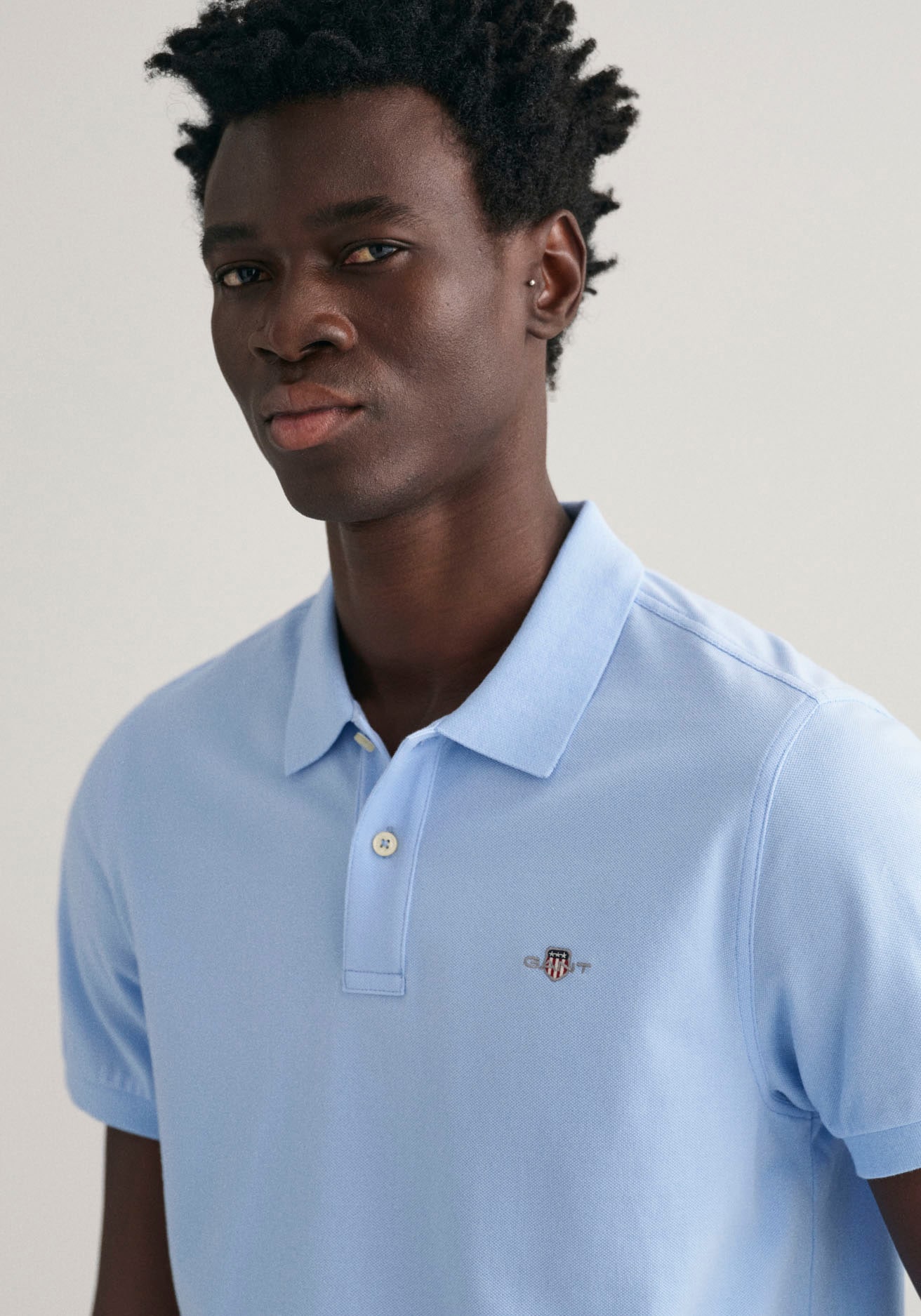 Gant Poloshirt »REG SHIELD SS PIQUE POLO«, mit Logo und Flachstrickkragen 100% Baumwolle Pique