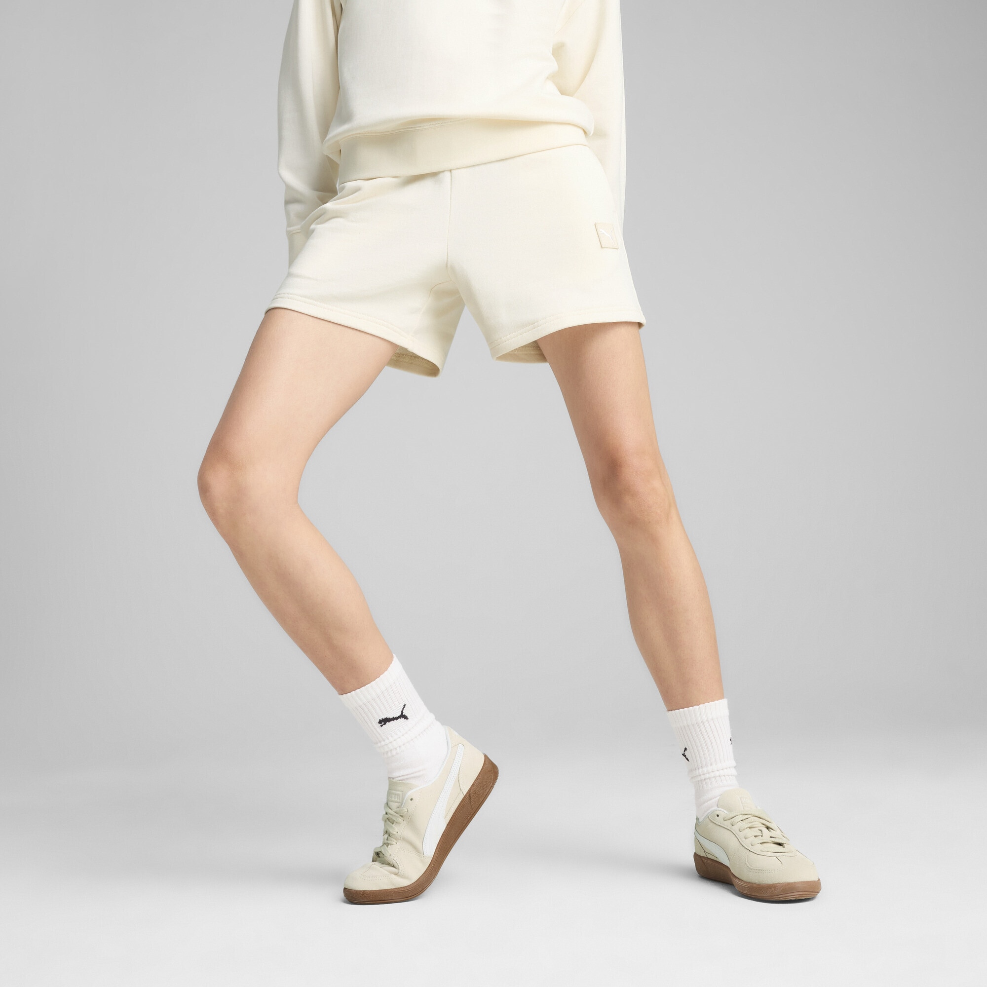 PUMA Sporthose »ESS ELEVATED 5" Shorts mit mittelhohem Bund Damen«