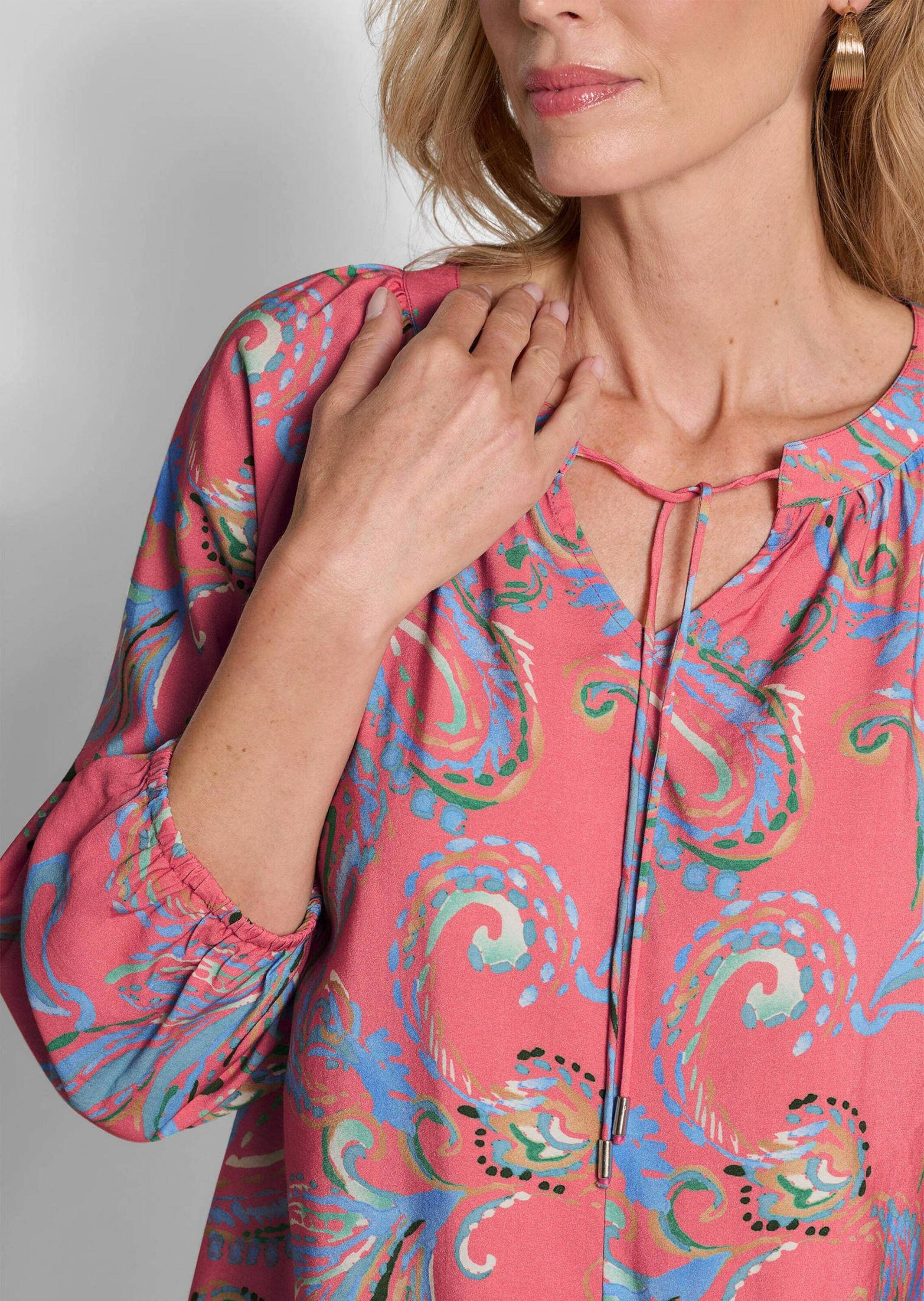 GOLDNER Schlupfbluse »Kurzgröße Viskosebluse mit Paisley-Muster« Bändchen am Ausschnitt