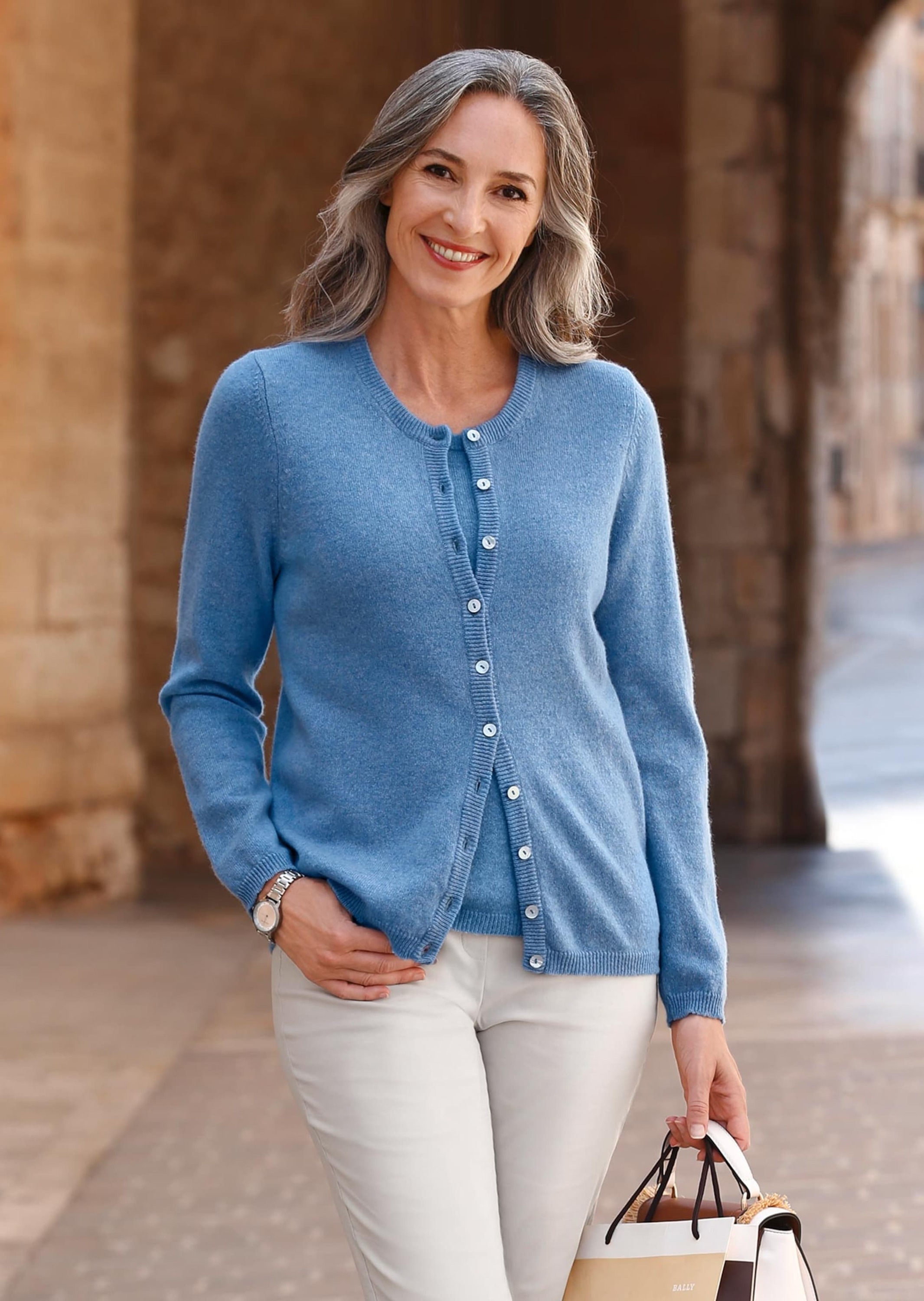 Thumbnail - GOLDNER Strickjacke "Kaschmirstrickjacke mit Rundhalsausschnitt" Ohne