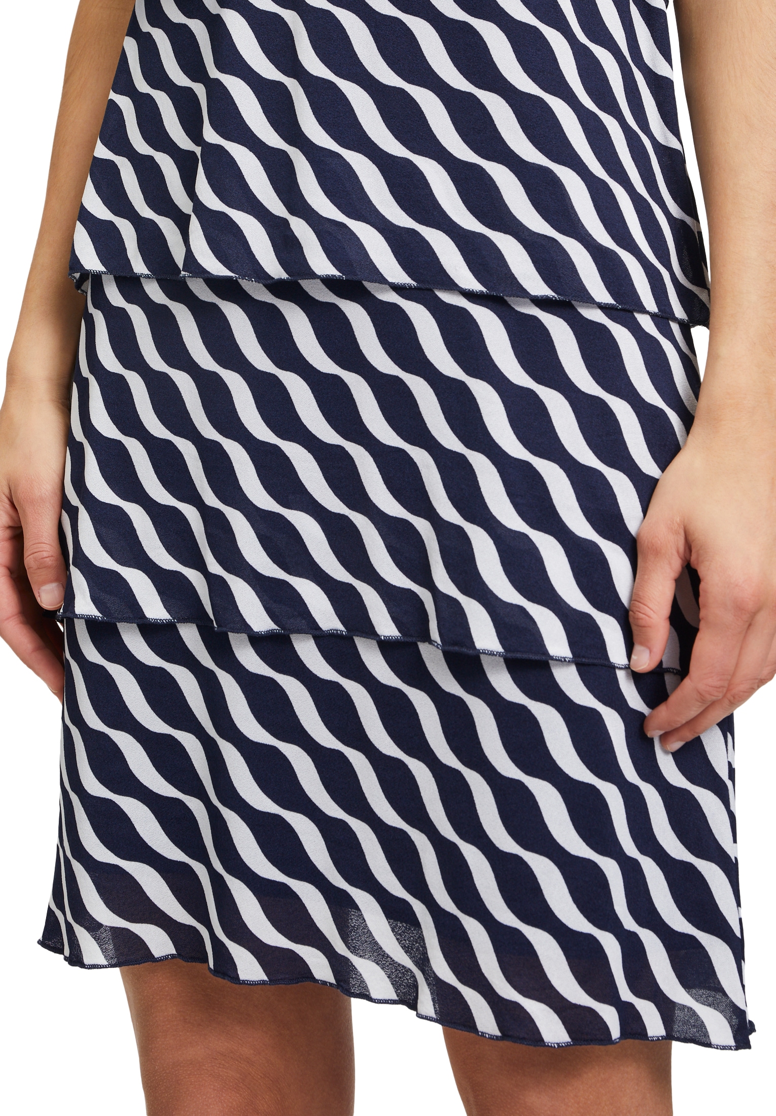 Betty Barclay Sommerkleid »Betty Barclay Damen Stufenkleid mit Flügelärmeln«, Druck