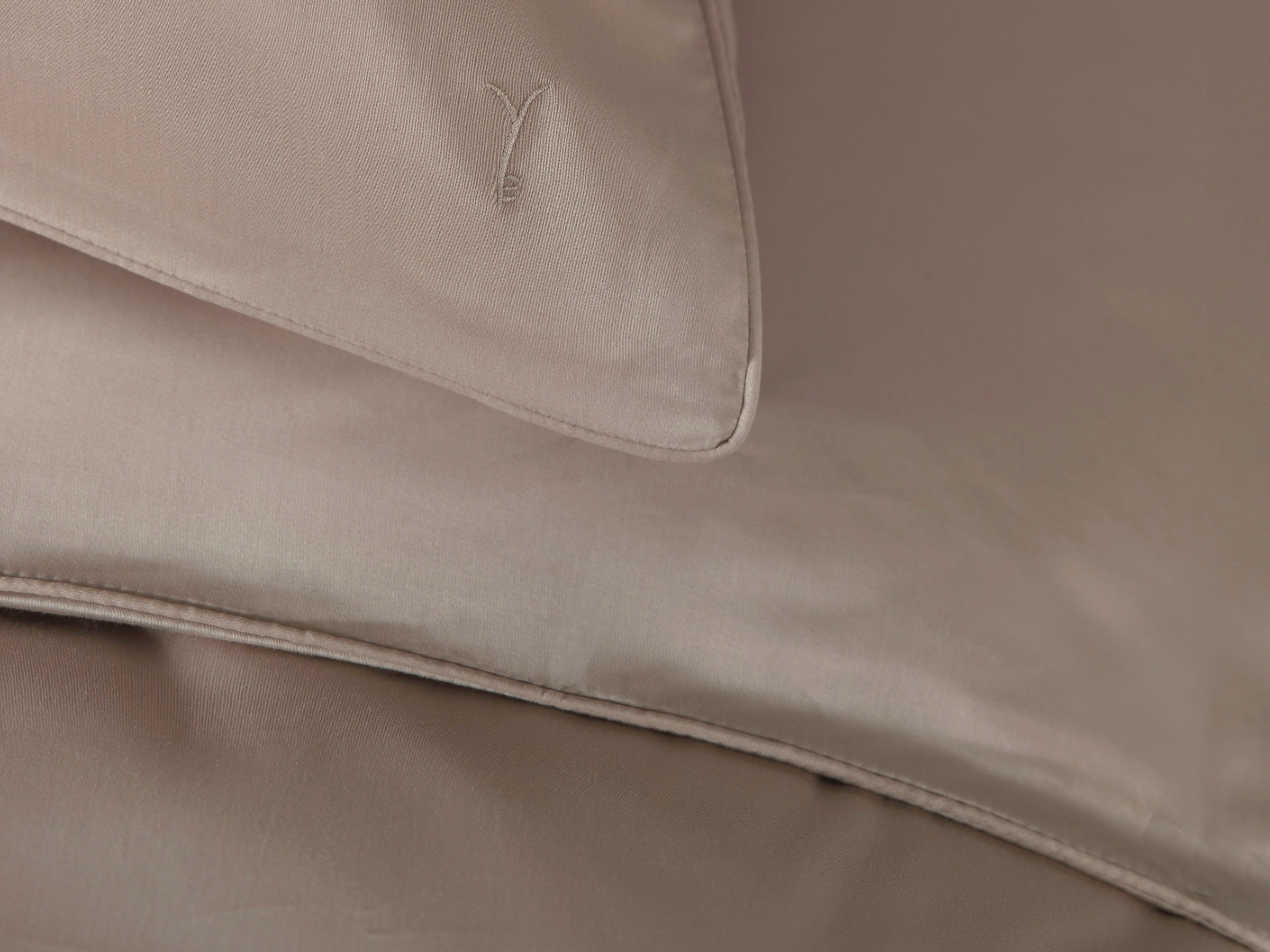YELLOW 1100000002199 »Suite-Dubai« 2 Stk. Uni Design, 100% Baumwolle ab 135x200 cm.