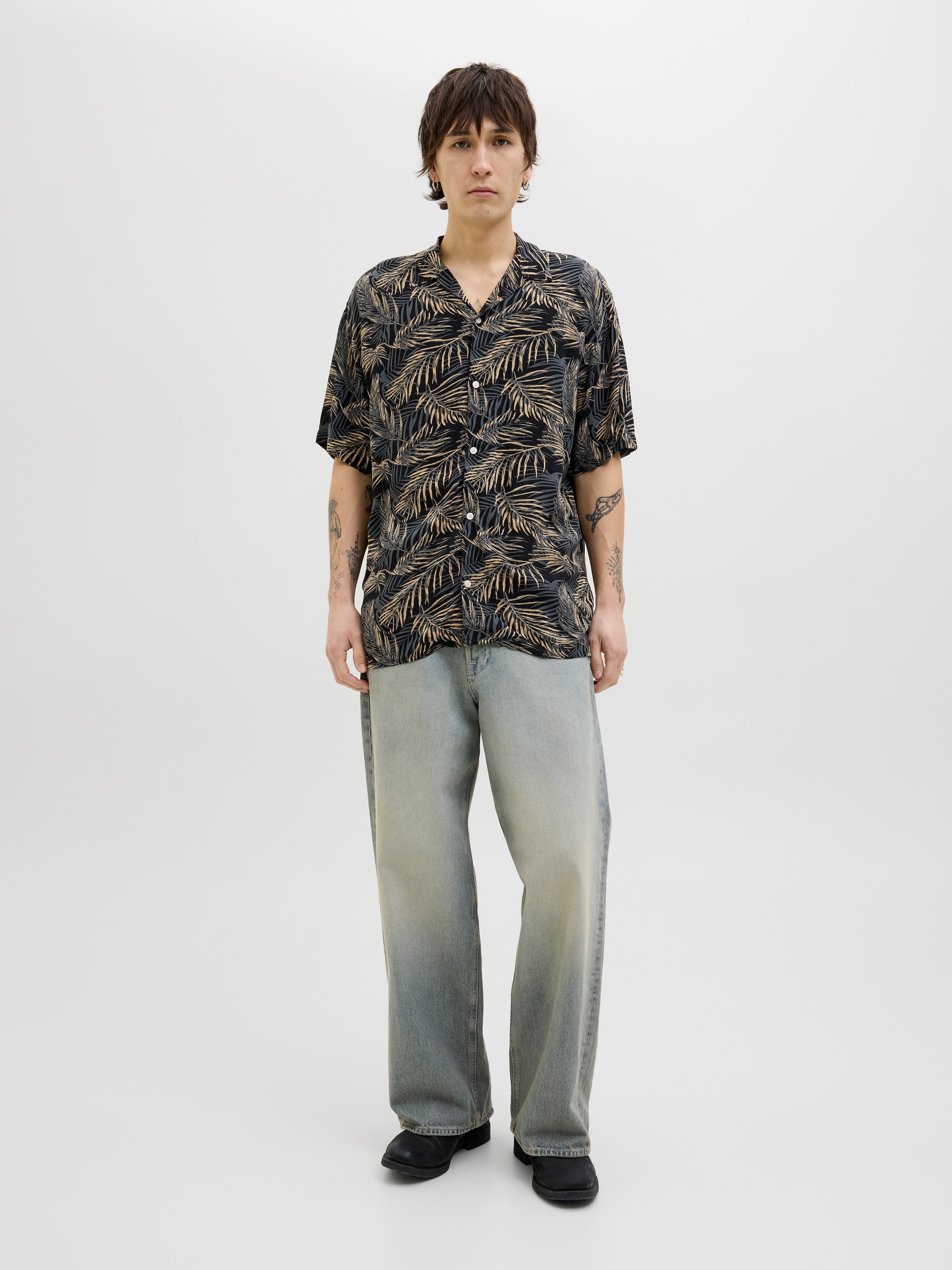 Jack & Jones Kurzarmhemd »JJEJEFF TROPICAL AOP RESORT SHIRT SS SN«, mit All-Over Print