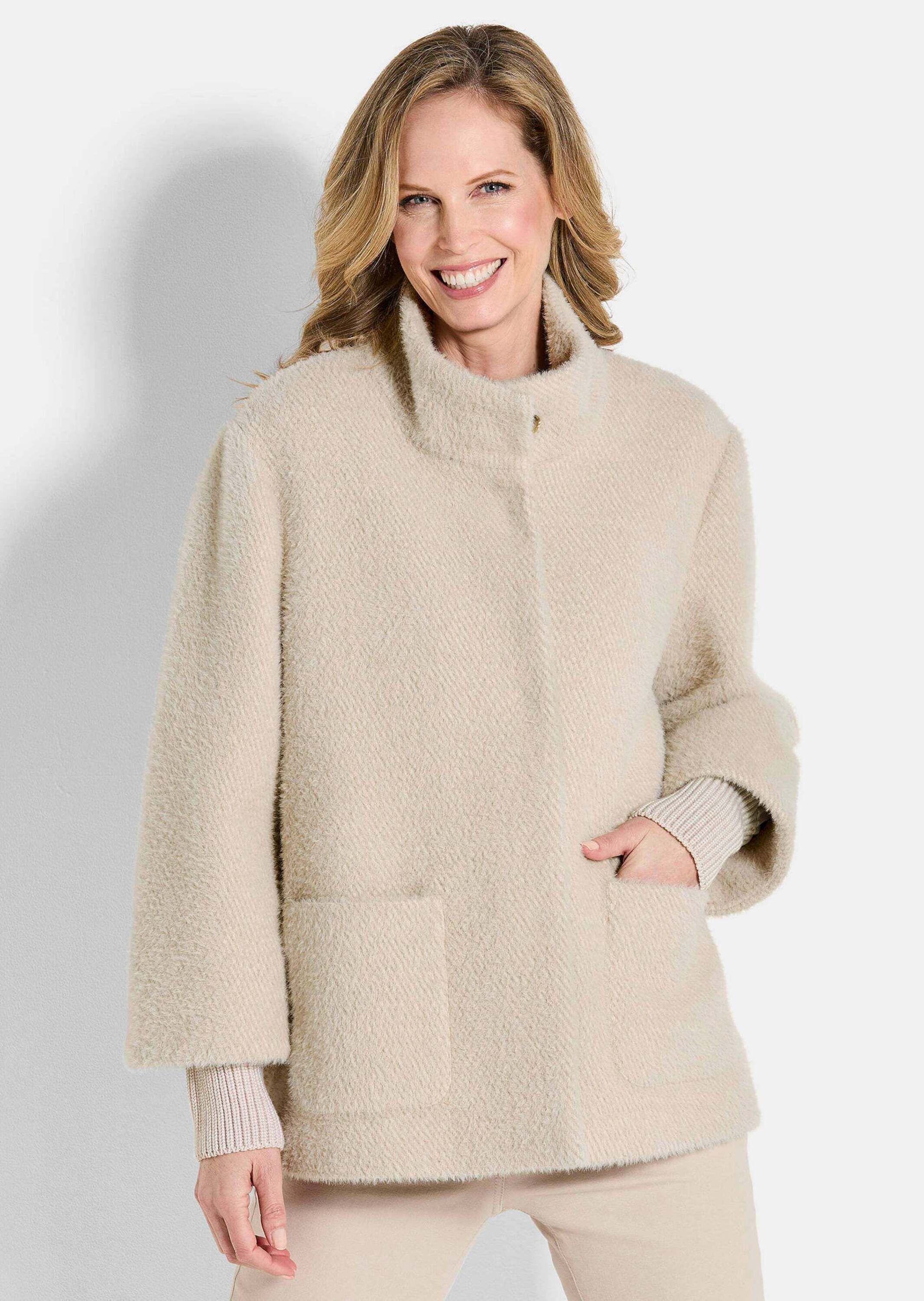 Thumbnail - GOLDNER Kurzjacke "Kurzgröße Flauschiger Kurzmantel mit Stehkragen" mit Strickbündchem am Armsaum