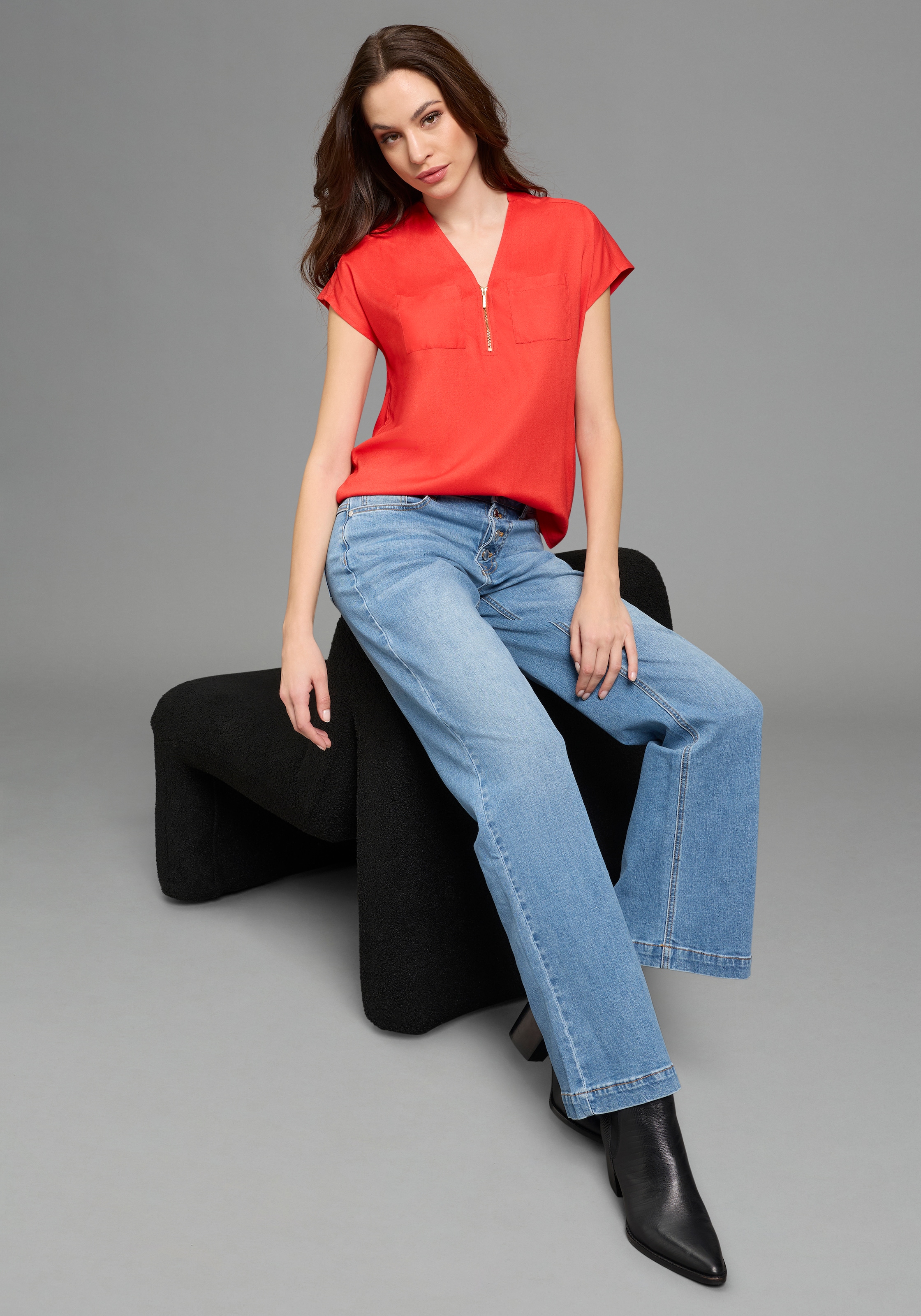 Bruno Banani Kurzarmbluse mit Reißverschluss, figurumspielende Passform, unifarben