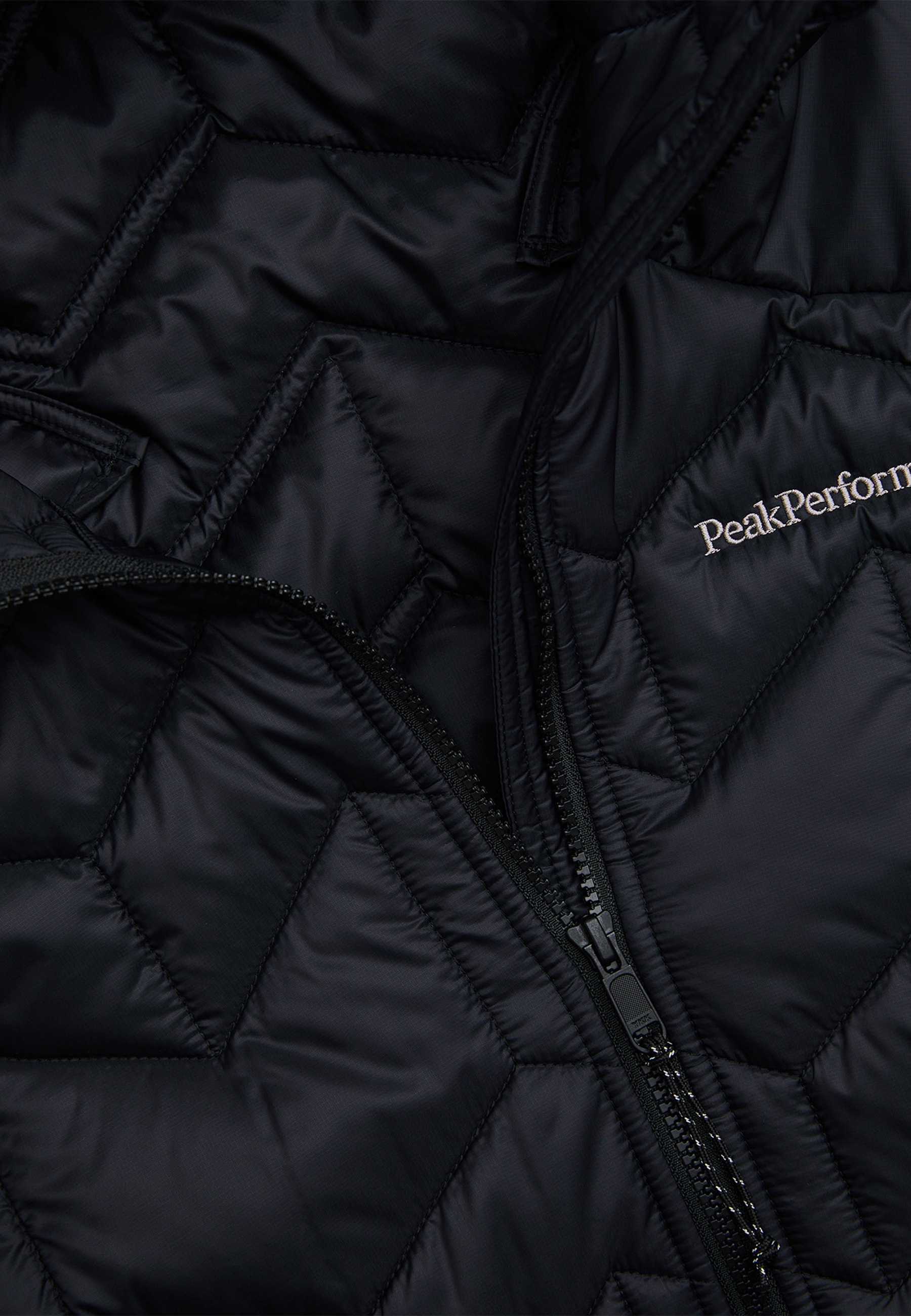 Peak Performance Funktionsjacke »M Elevate Insulated Hybrid Hood Jacket« mit sportivem Design