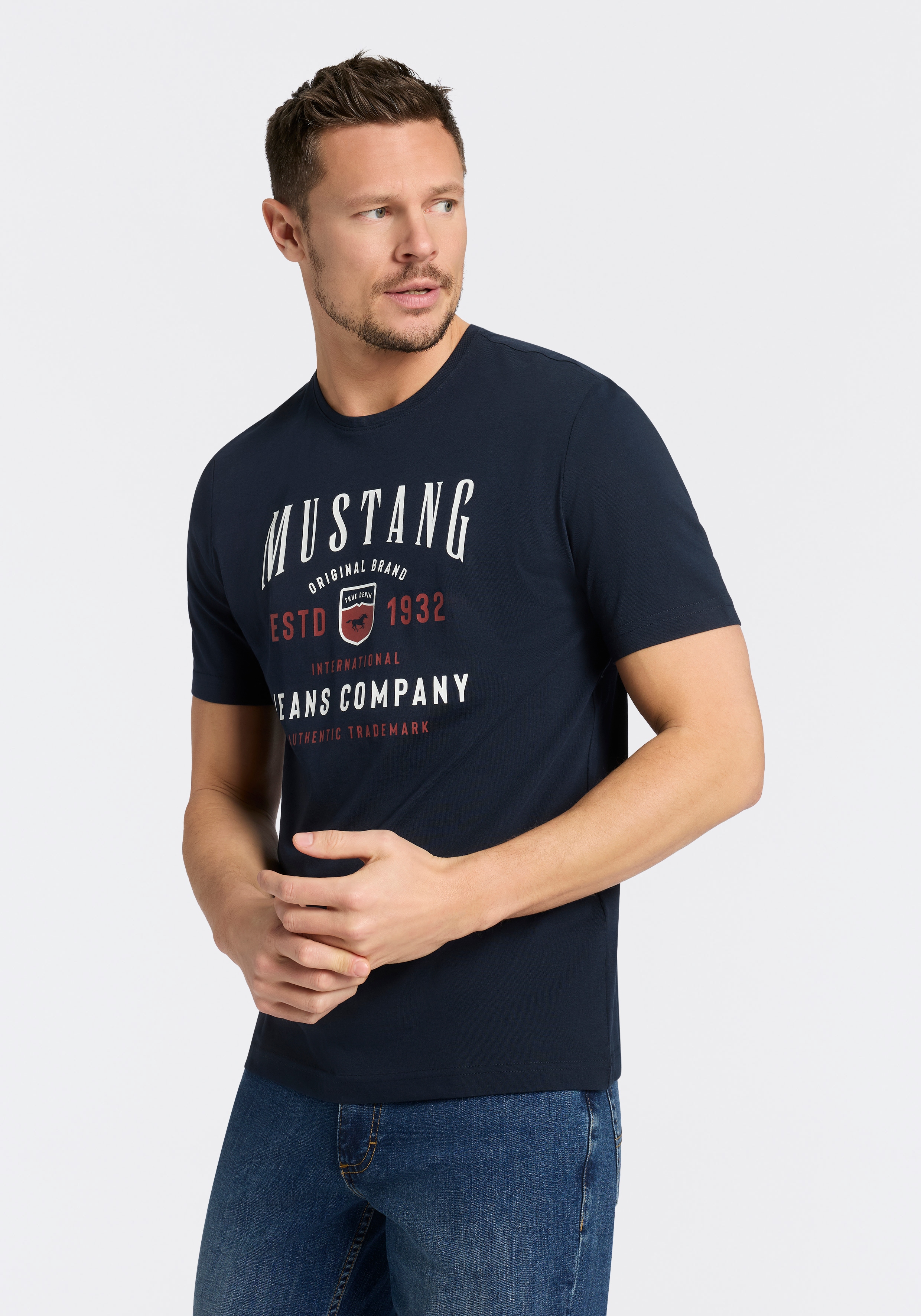 MUSTANG Kurzarmshirt "Alex Logoprint" Kurzarm, normale Passform