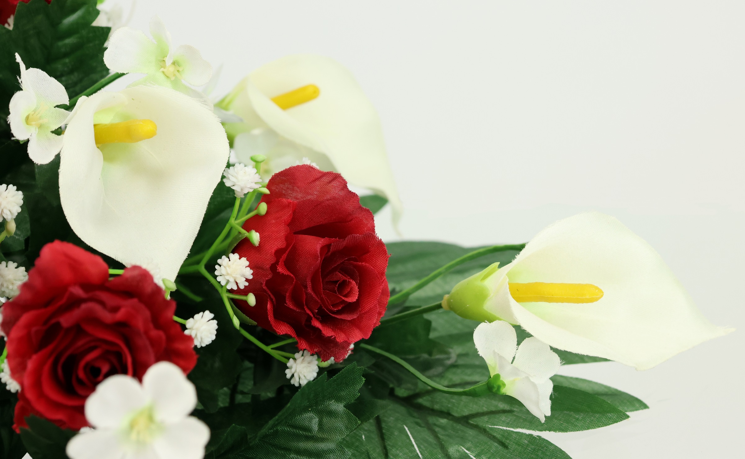 Thumbnail - I.GE.A. Kunstblume "Aufleger mit künstlichen Rosen und Calla" Grableger Friedhofsgesteck Arrangement Blume Seidenblume B...