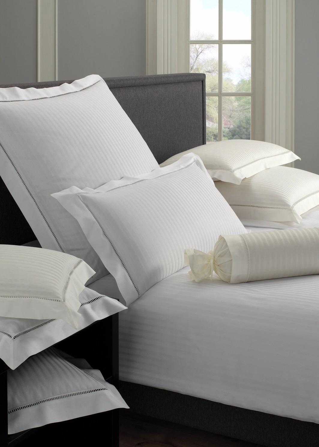 Elegante Bettwäsche "White House" 2 Stk. mit unifarbenen Streifen günstig online kaufen