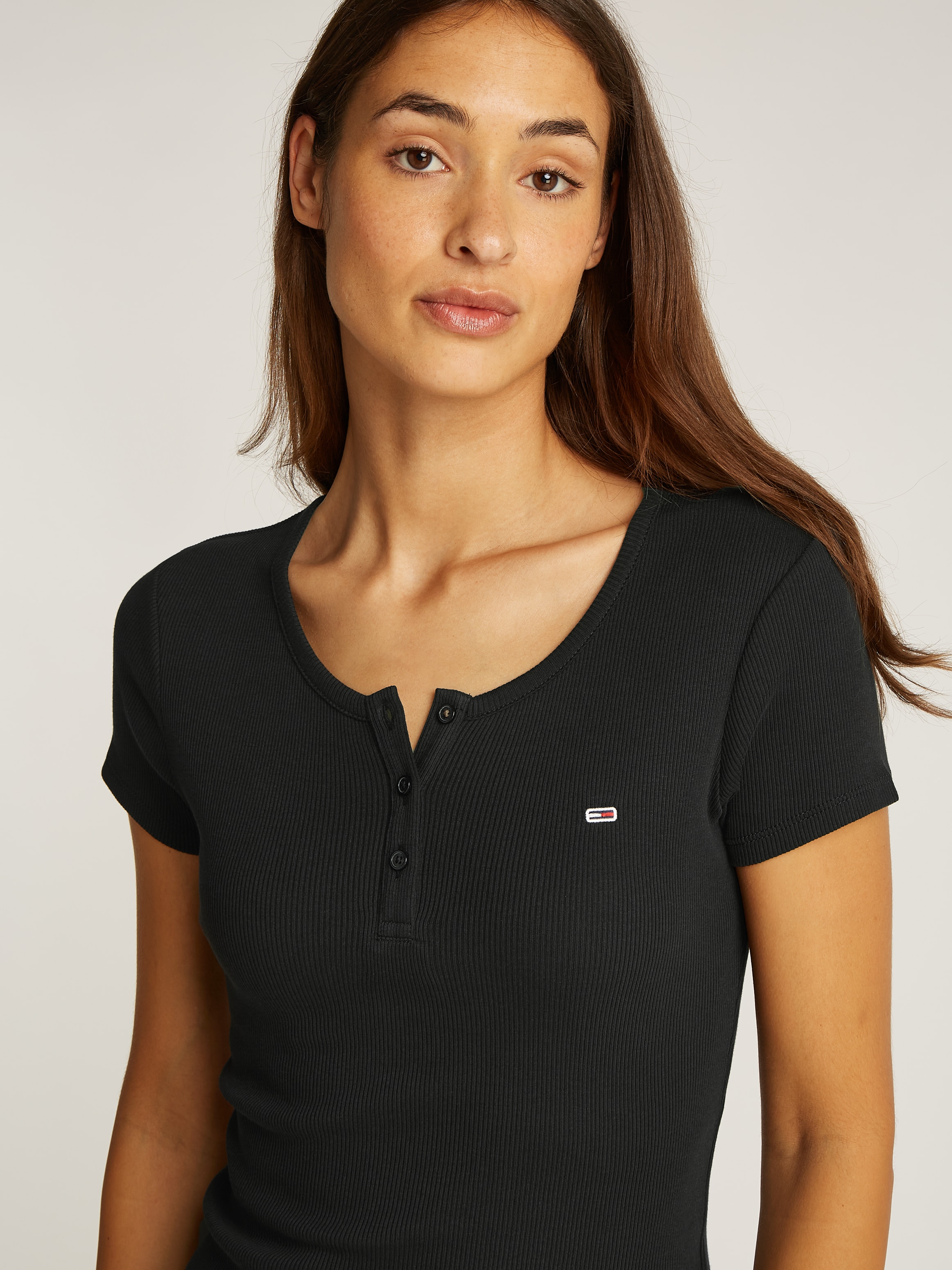 Tommy Jeans T-Shirt »TJW SLIM BUTTON RIB C-NECK SS«, mit Knöpfen