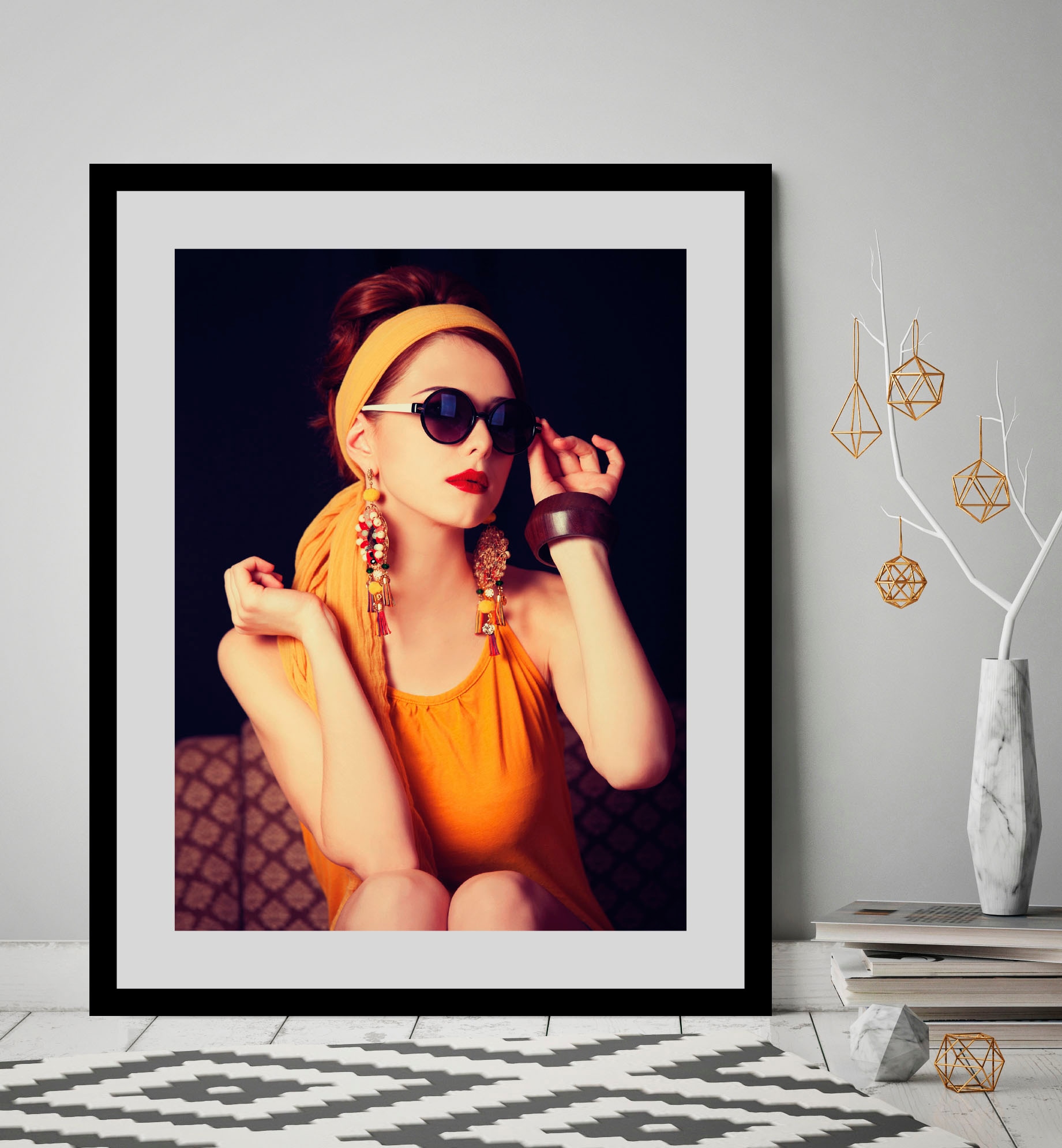 queence Bild »Sissy«, Frau-Bilder von Frauen-Art-Kunst-Fashion-Mode-Magazincover, (1 St.), HD Premium Poster-Druck inkl. Holzrahmen