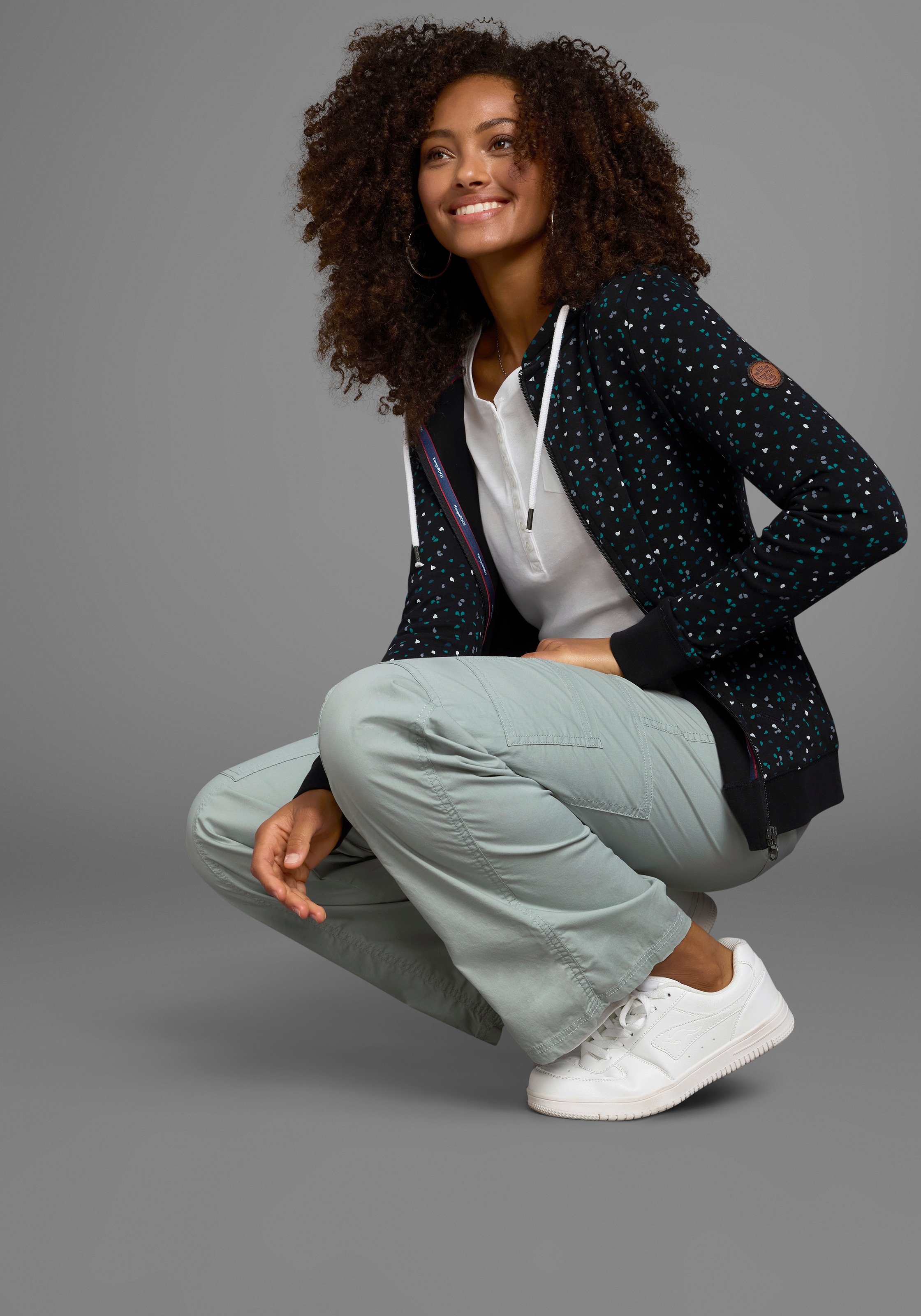 KangaROOS Kapuzensweatjacke, mit sportlichem Minimal-Print