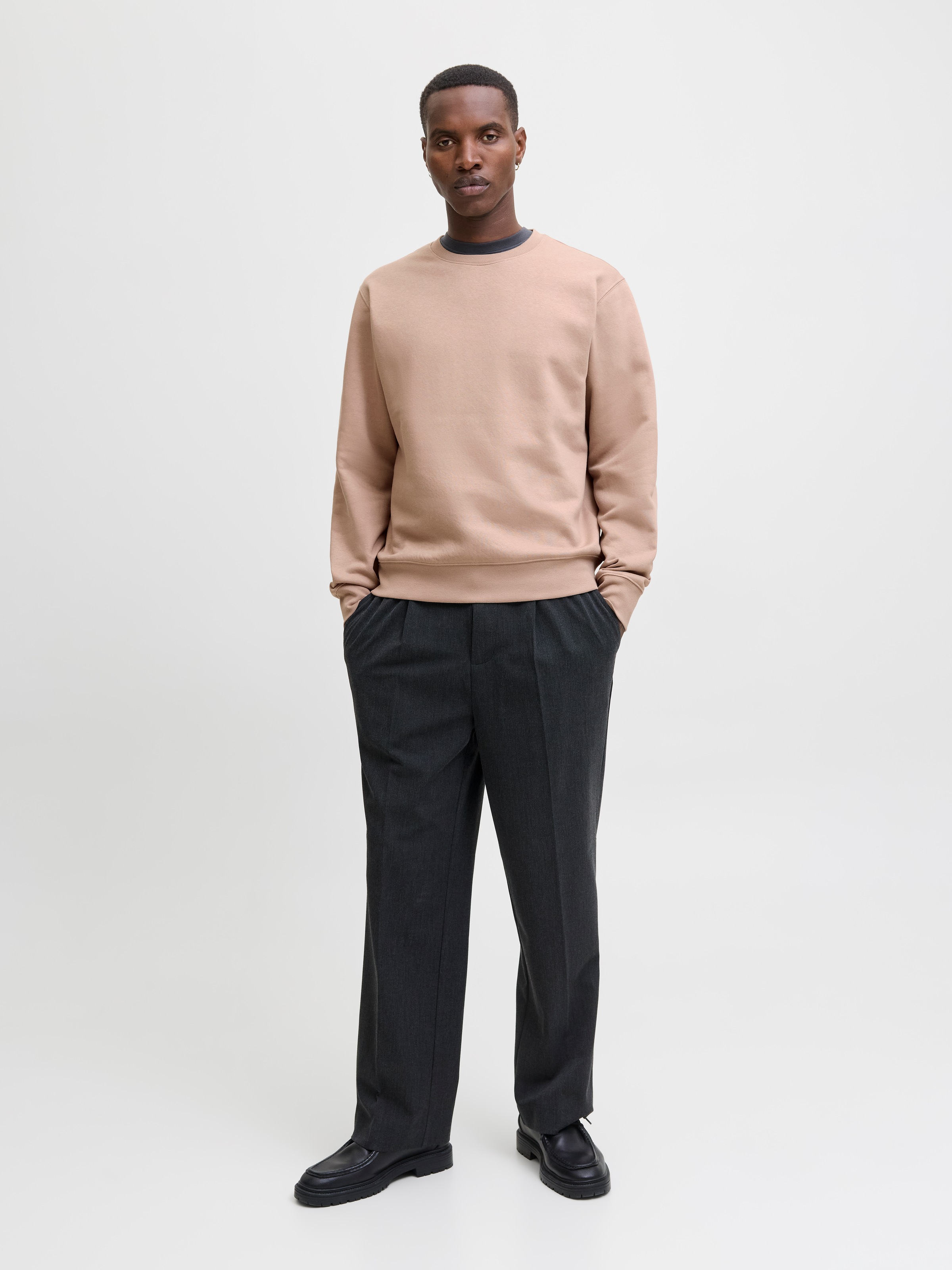 Jack & Jones Sweatshirt »JJESTAR BASIC SWEAT CREW NECK NOOS«, mit Rundhalsausschnitt