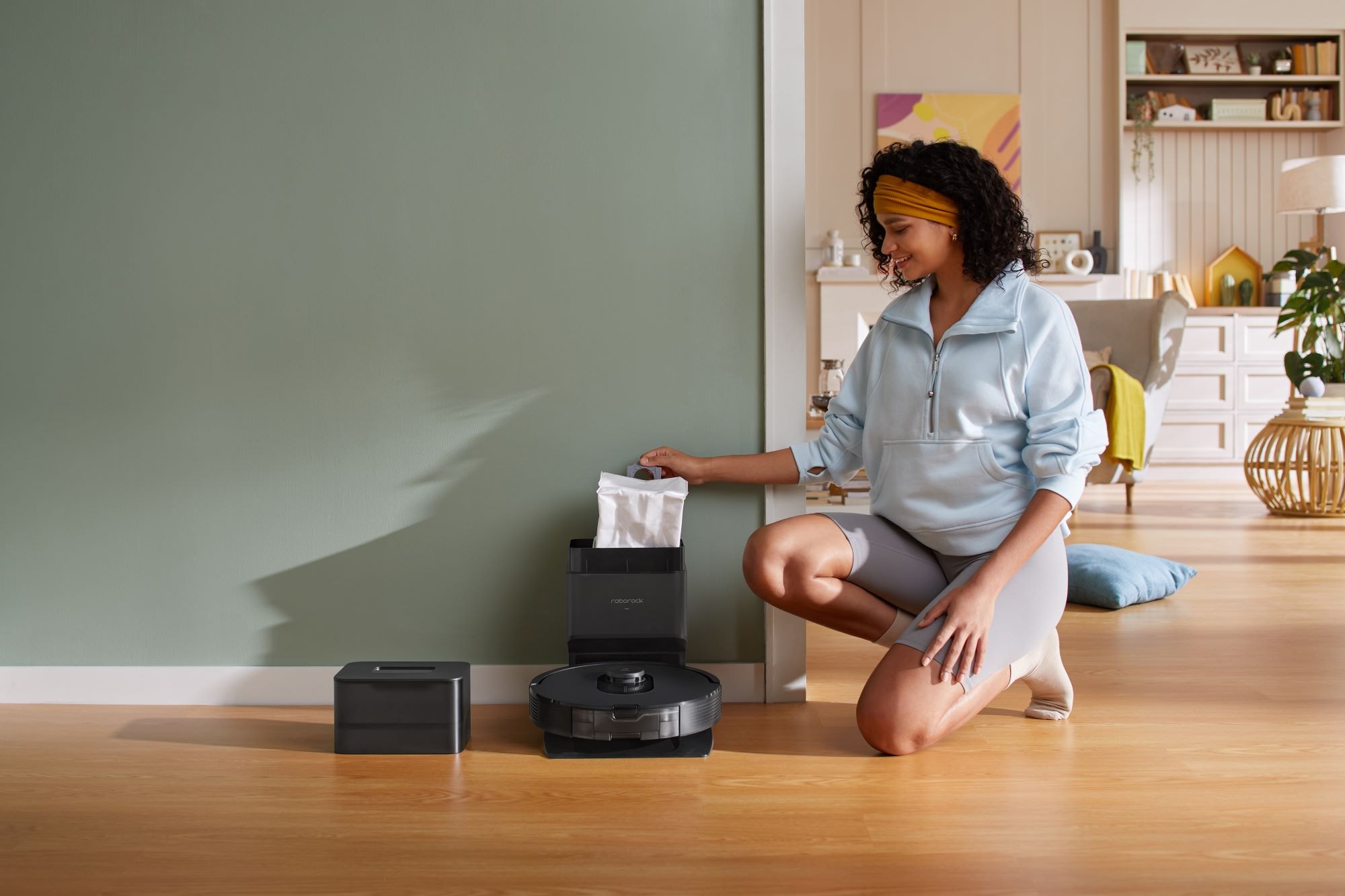 Roborock Saugroboter »Q5 Max+, 5.500 PA Saukgraft, DuoRoller Bürste, smarte Navigation«, automatische Staubentleerung, 240min max. Laufzeit