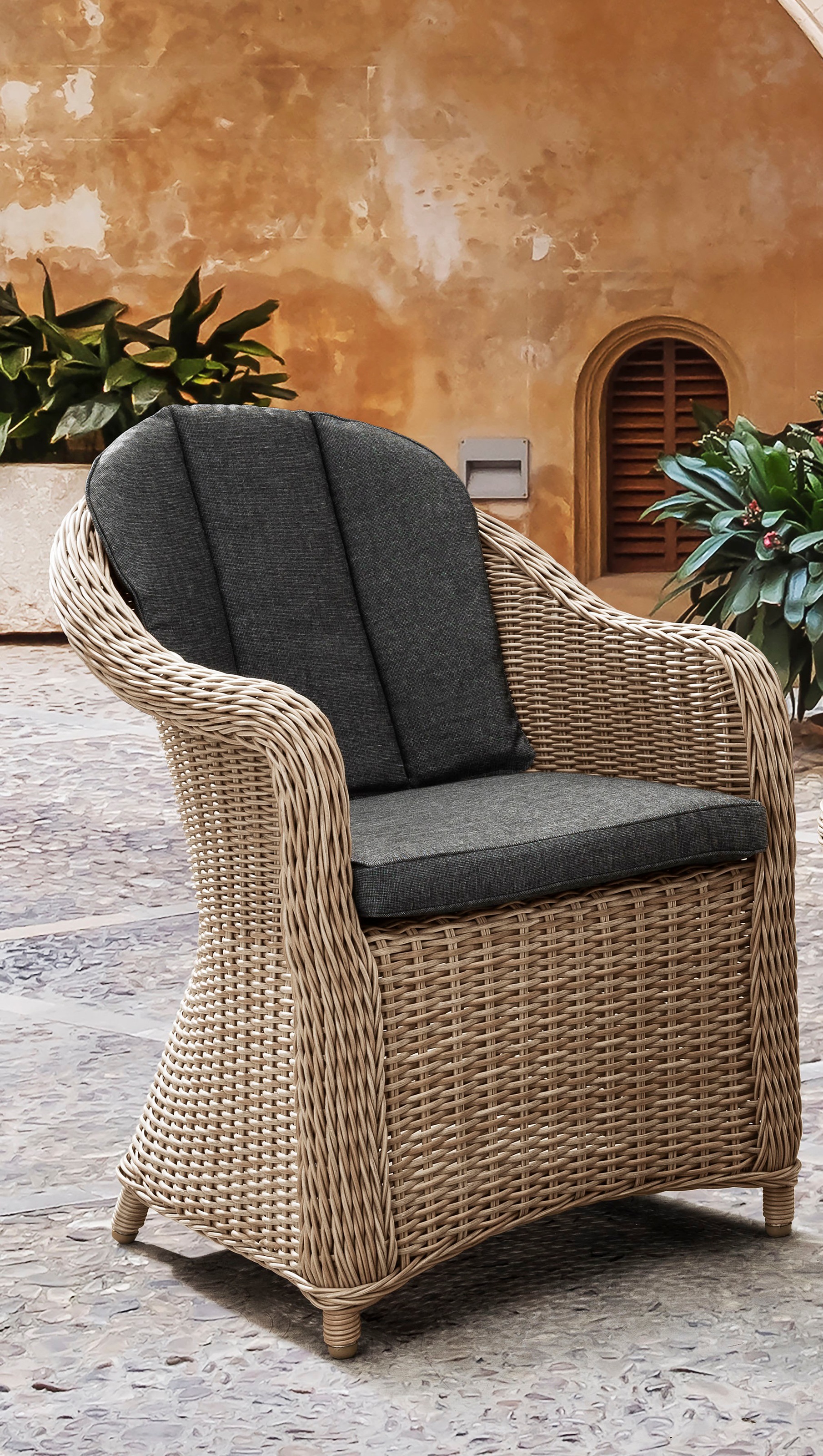 Destiny Garten-Essgruppe »»MALAGA LUNA««, (Set, 5 tlg., 1 Tisch Ø mit Drehteller, 4 Sessel), inkl. Auflagen