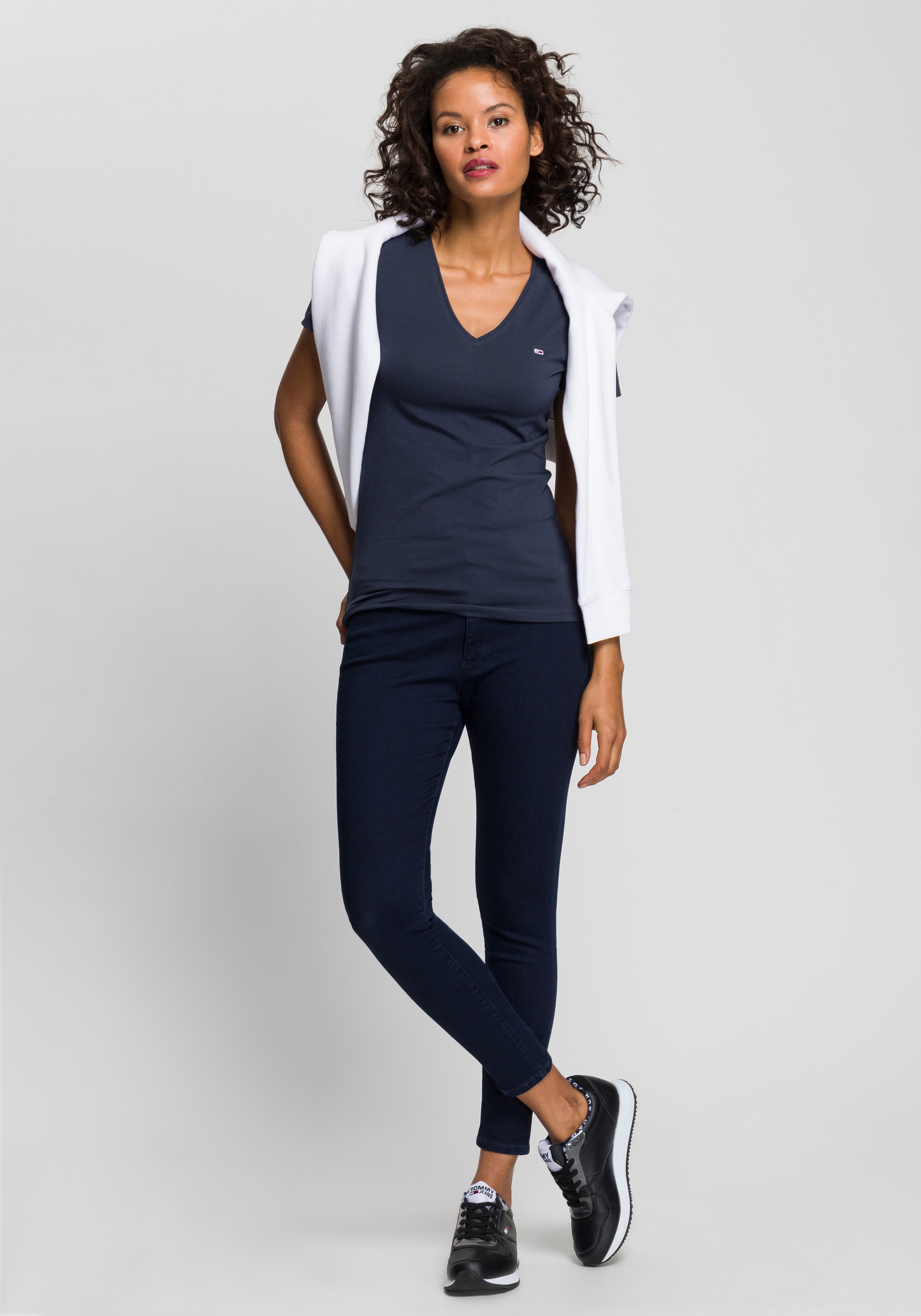 Tommy Jeans Skinny-fit-Jeans »SYLVIA HR SUPER SKNY«, Hochwertige Materialien für einen bequemen und perfekten Sitz.
