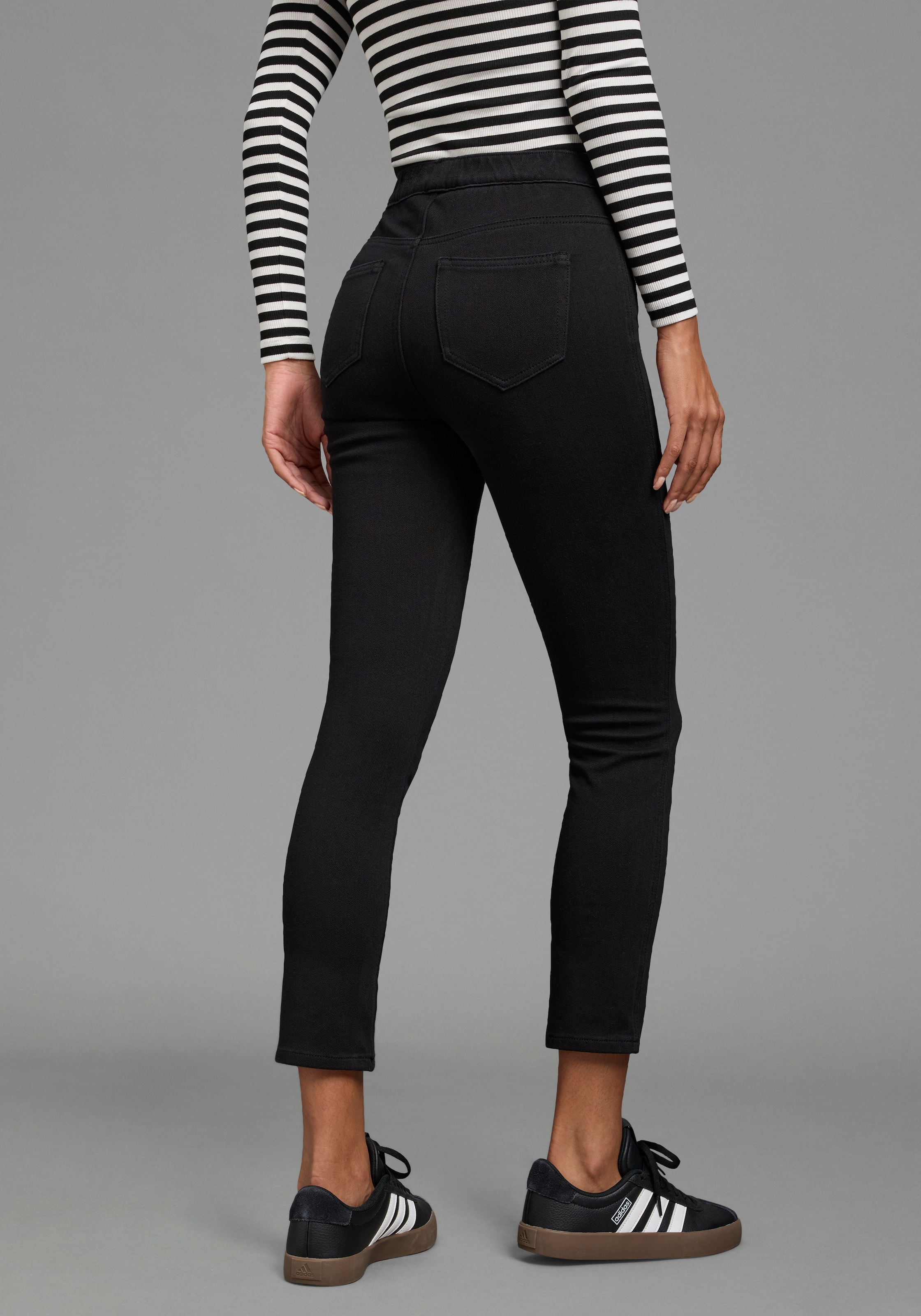 Arizona Jeansjeggings »im 4 Way Stretch, Quer- und Längselastisch, 7/8« extra-enger Skinny-Fit, normale Leibhöhe, 7/8-Länge