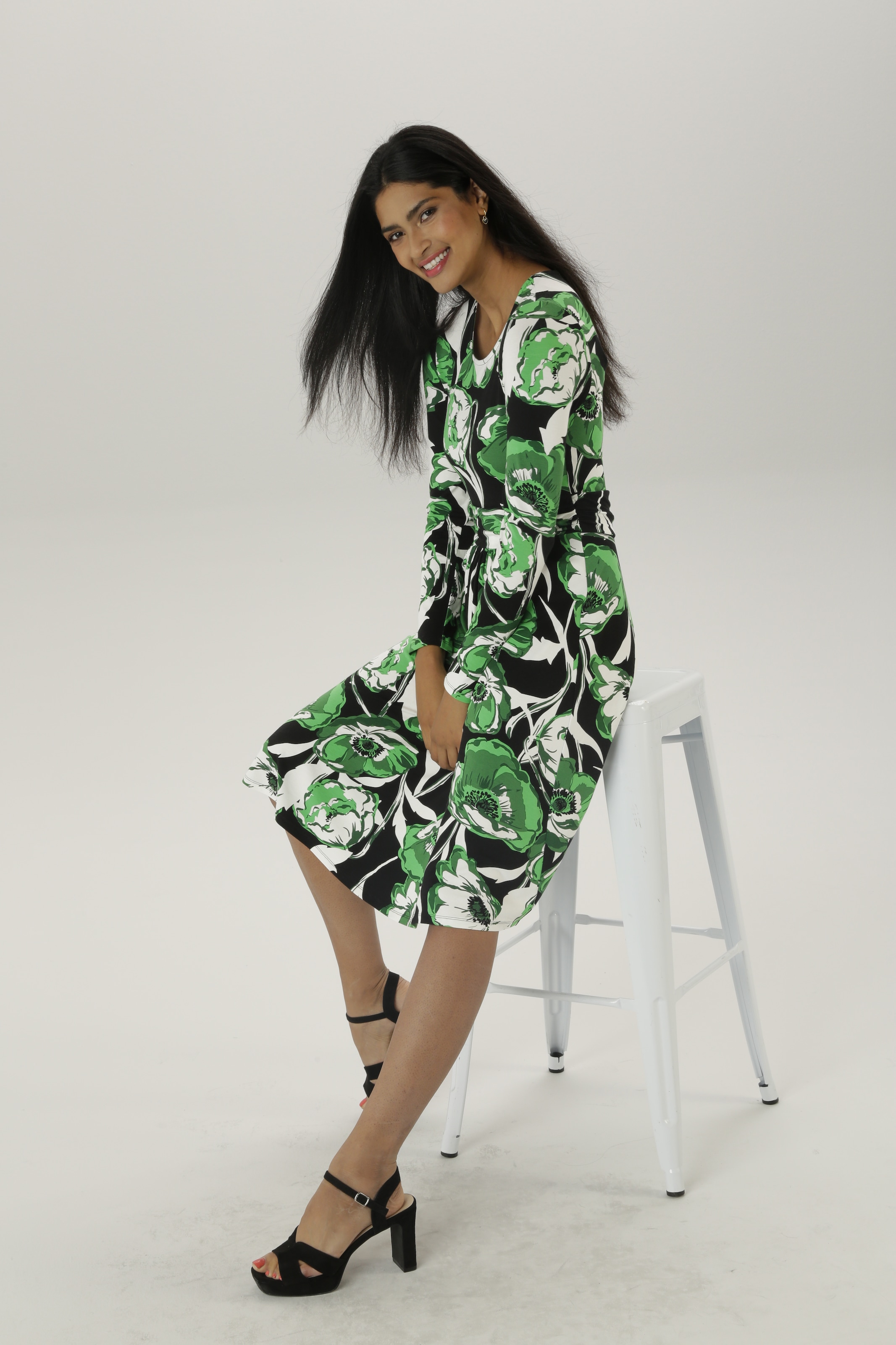 Aniston SELECTED Jerseykleid, mit floralem Druck und gerafftem Taillenbund - NEUE KOLLEKTION