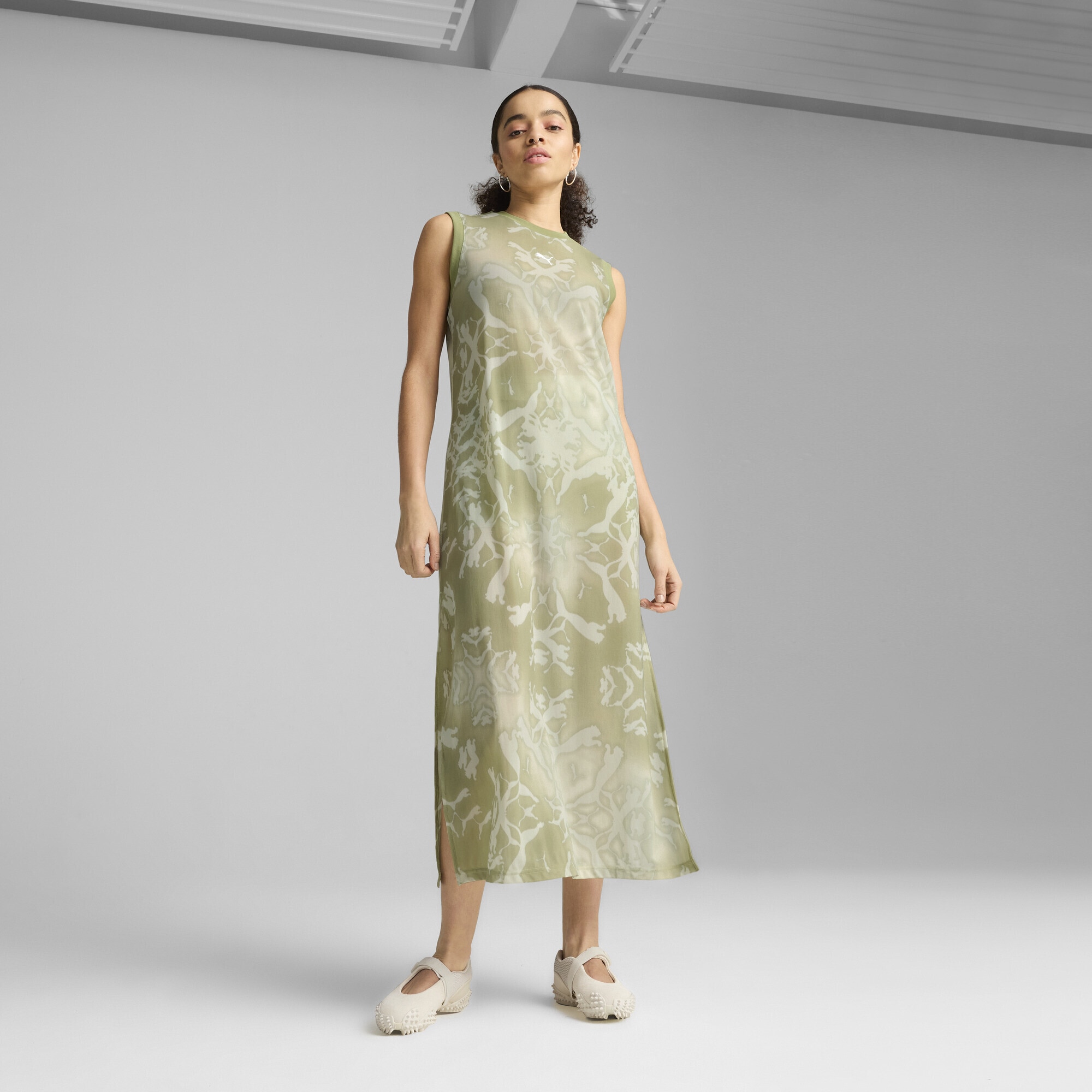 PUMA Sweatkleid »DARE TO Mesh-Säulenkleid Damen«