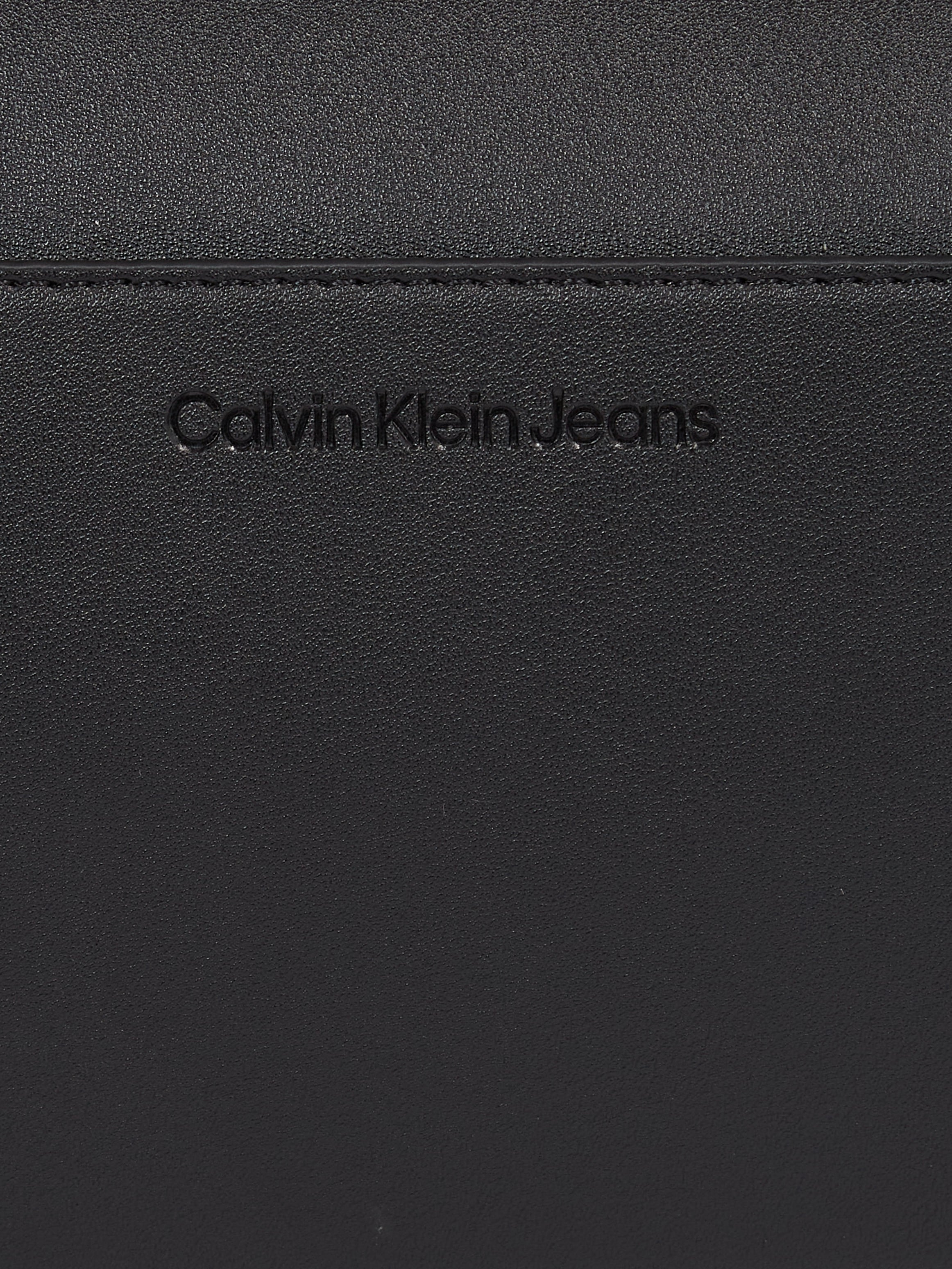 Calvin Klein Jeans Umhängetasche »SCULPTED EW FLAP CONV25 MONO«, mit großflächigem Markenlogo vorne