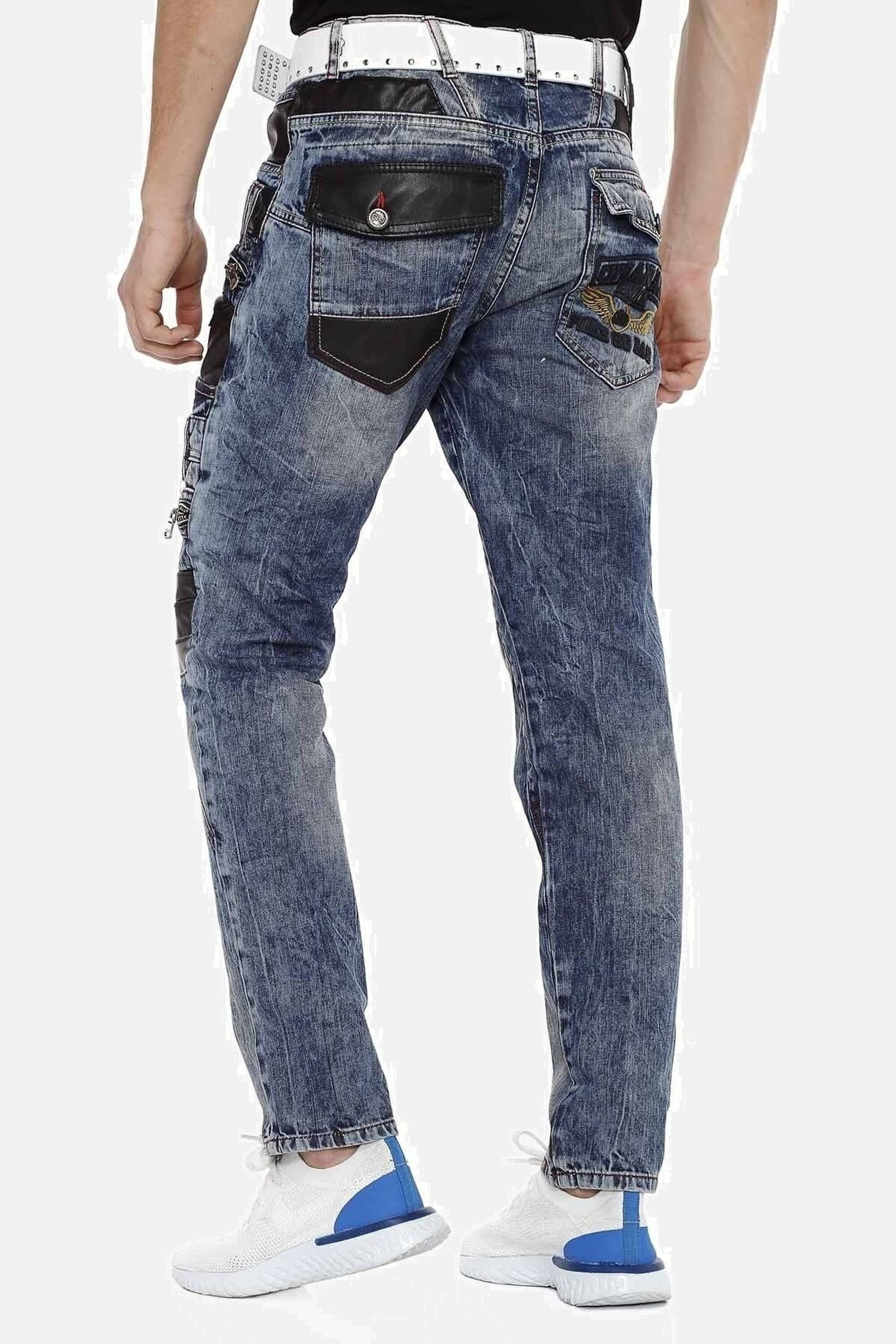 Cipo & Baxx Regular-fit-Jeans »Jeans«, mit Kunstleder und Bunddetails, CD-482