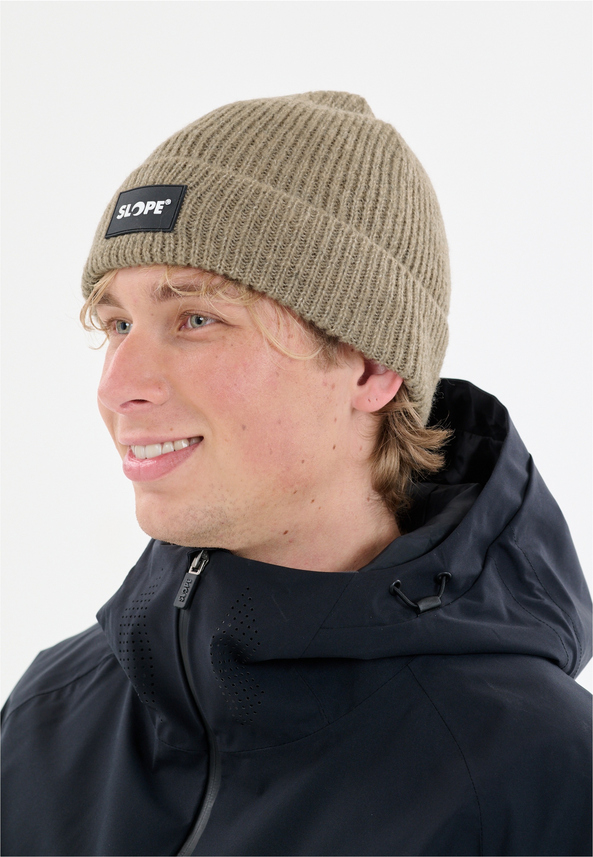 SLOPE Beanie »Andi« aus wärmenden Materialmix