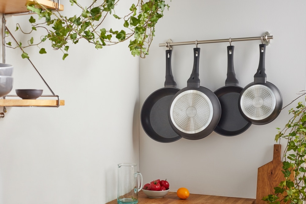 RESTO Kitchenware Pfannen-Set »Sagitta, antihaftbeschichtet und spülmaschinenfest«, Aluminium, (Set, 3 tlg., 1x Bratpfanne Ø 20, 1x Bratpfanne Ø 24, 1x Bratpfanne Ø 28), für alle Herdarten geeignet, auch Induktion