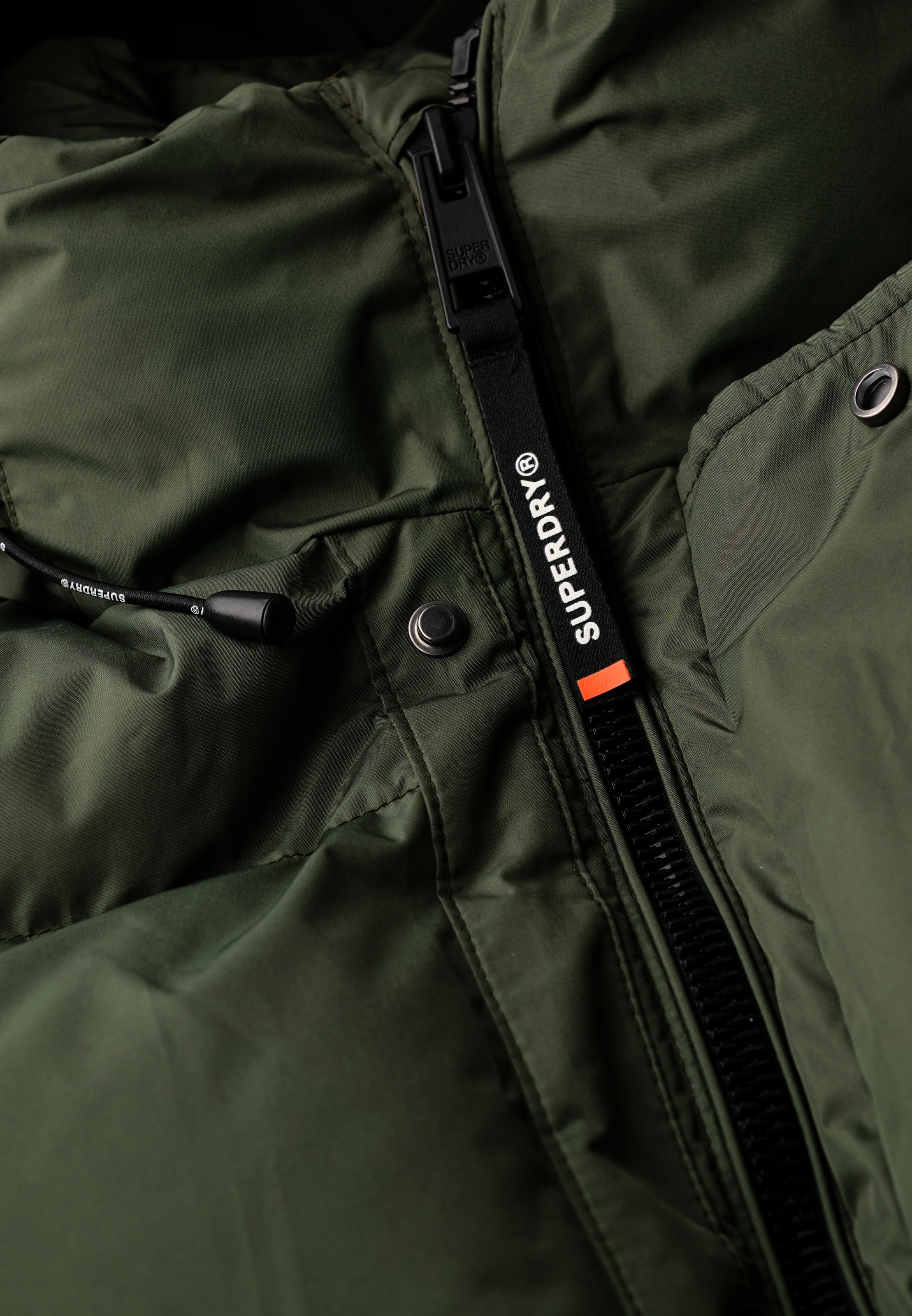 Superdry Steppjacke »HOODED SPORTS PUFFER MID JKT« mit Kapuze Kunstfaser, relaxed fit