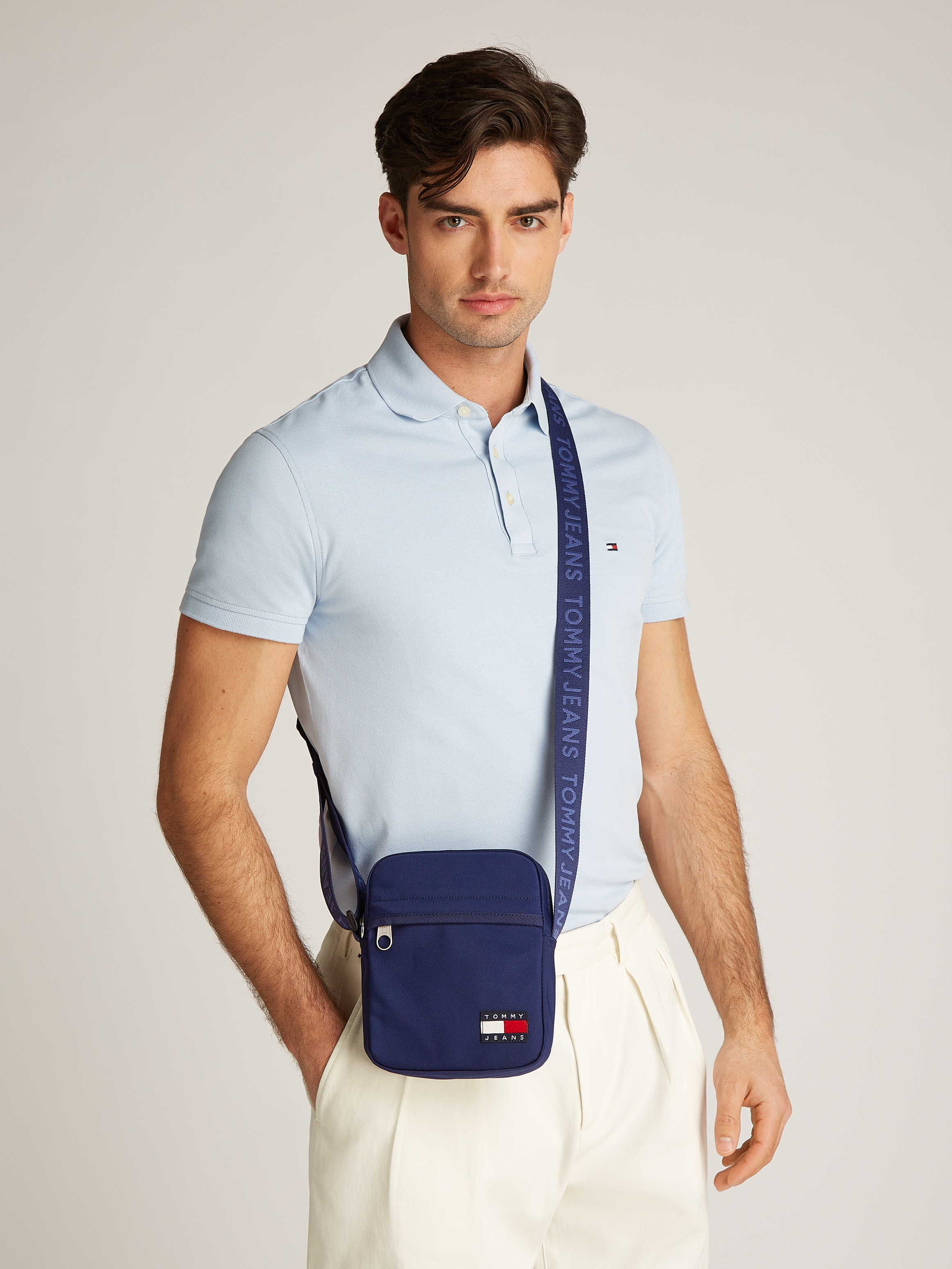 Tommy Jeans Umhängetasche »TJM ESS DAILY REPORTER«, Men Schultertasche, Mini Bag mit logobedrucktem Umhängeriemen