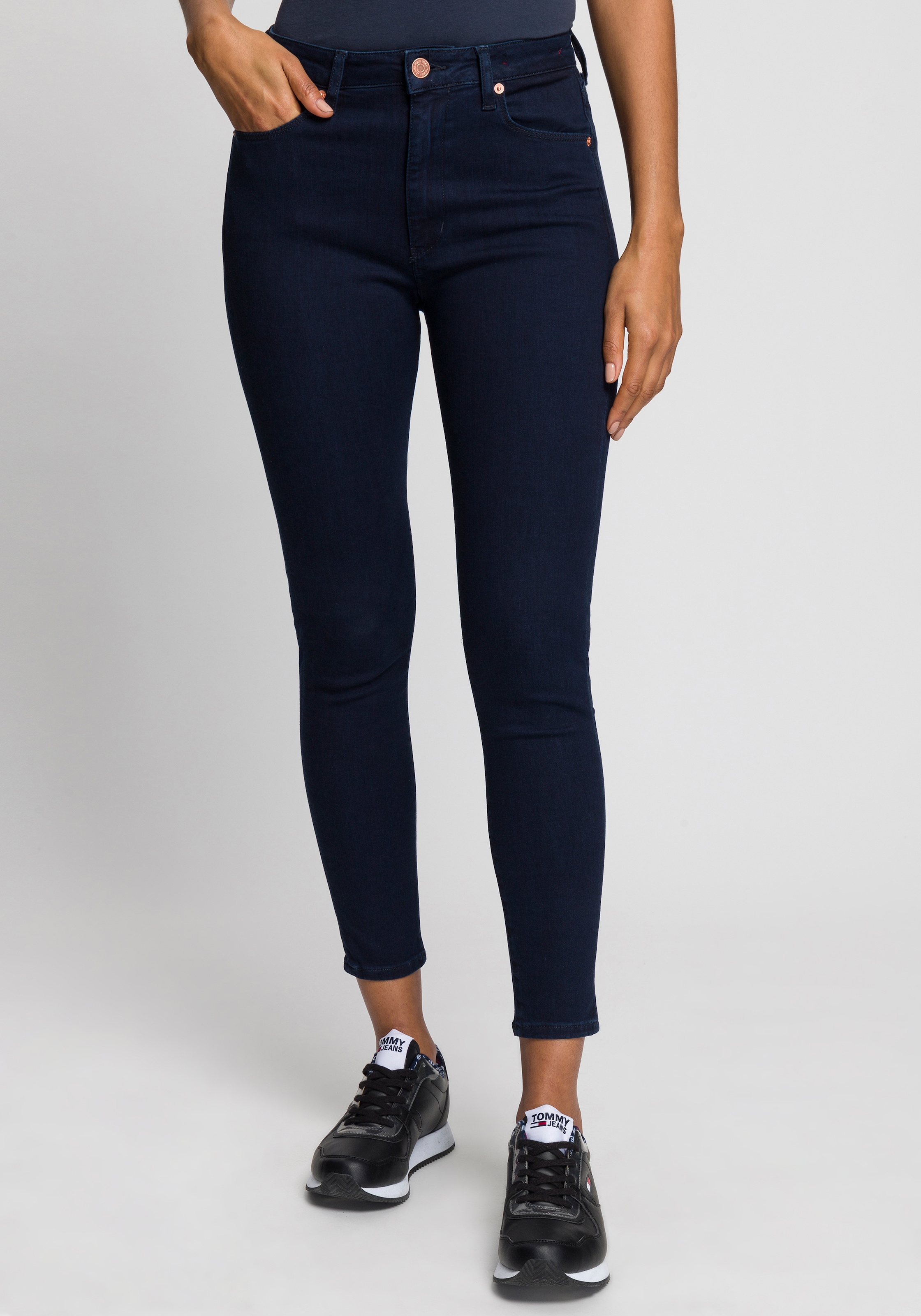 Tommy Jeans Skinny-fit-Jeans "SYLVIA HR SUPER SKNY", Hochwertige Materialien für einen bequemen und perfekten Sitz.