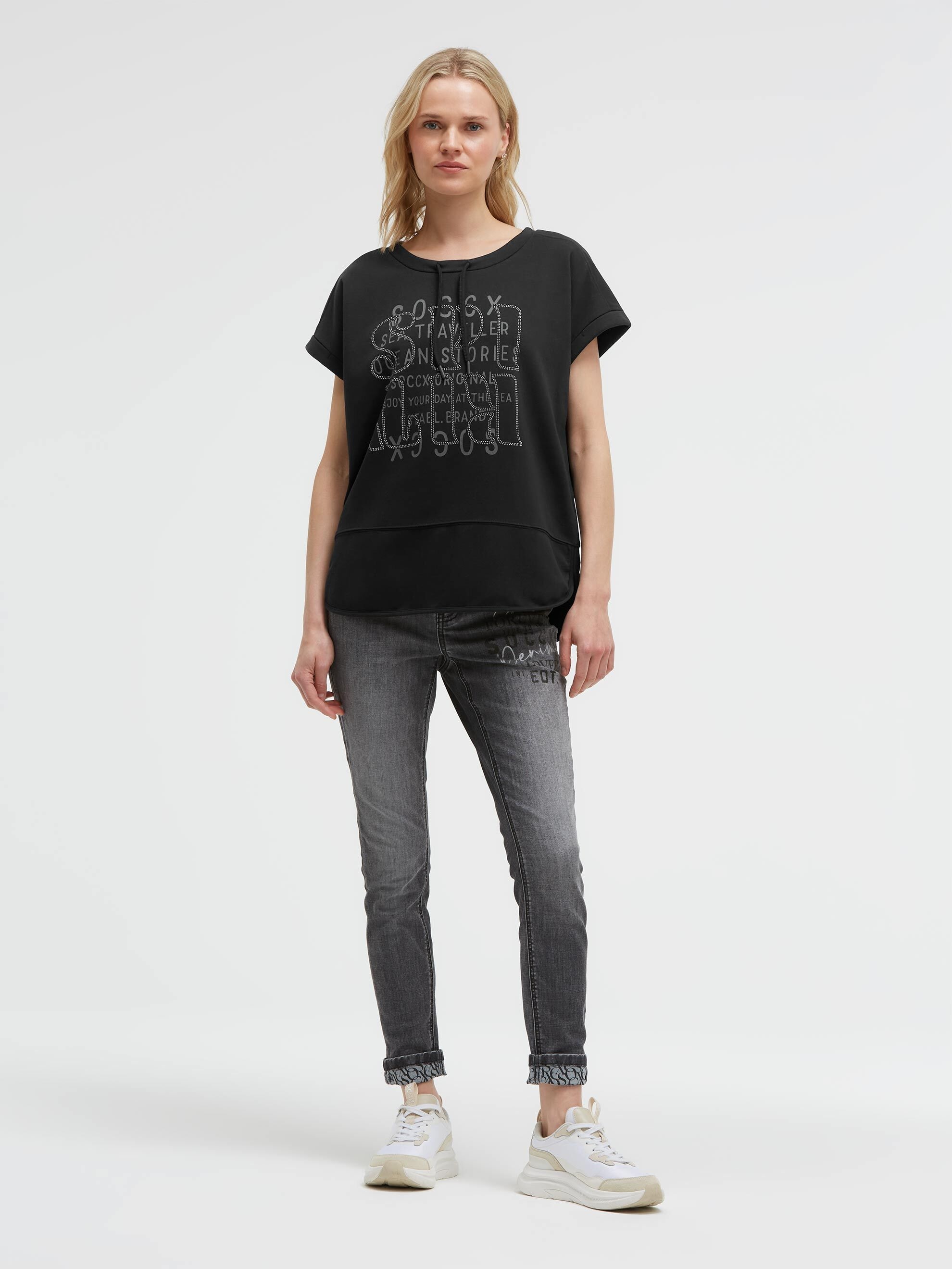 SOCCX Rundhalsshirt mit Seitenschlitze