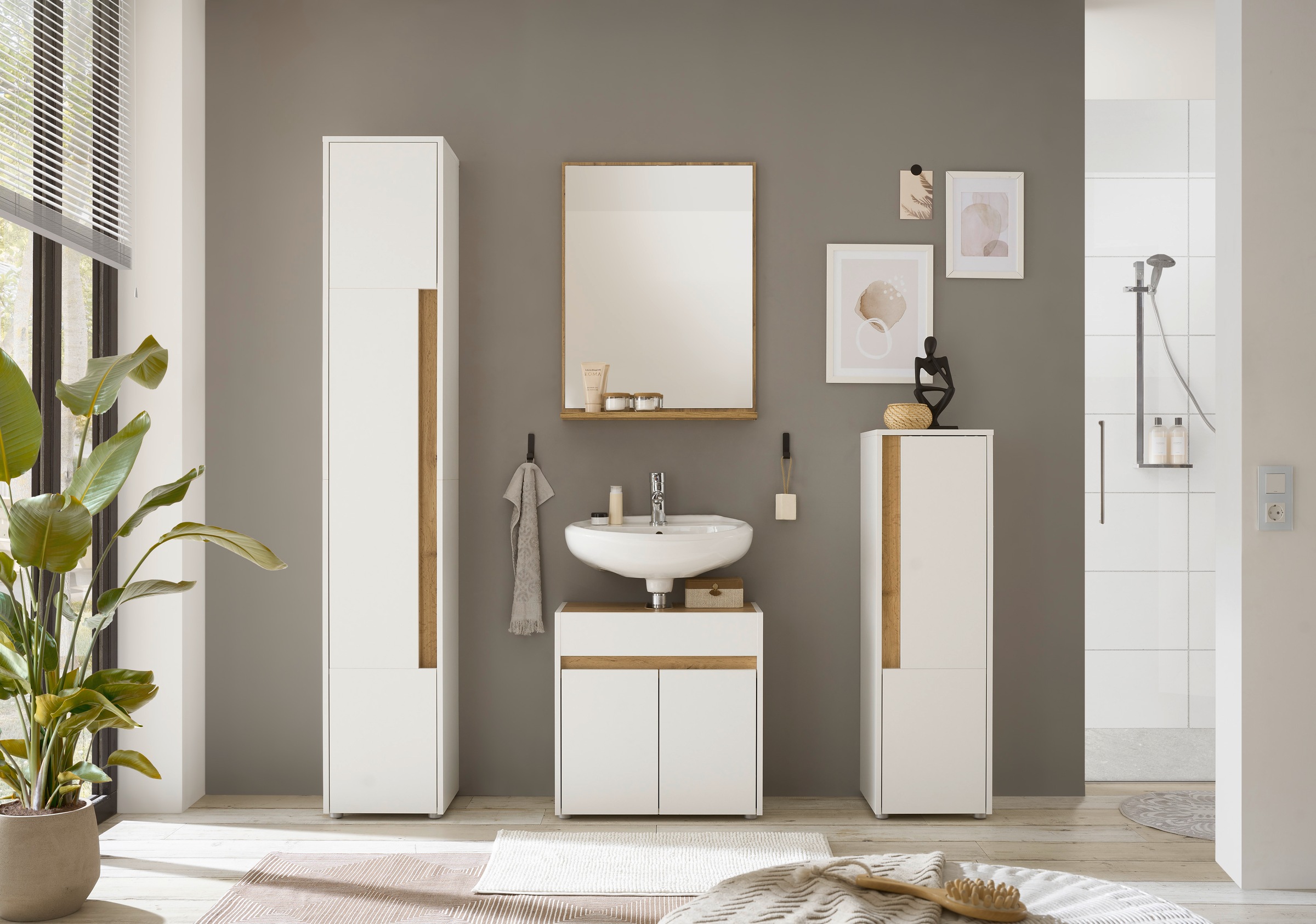 INOSIGN Badmöbel-Set »CITY/ GIRON, Bad im zeitlosen Design, 4-teiliges Badezimmer«, (Set, 4 St.), Badschränke und Spiegel, in zwei Farben verfügbar, viel Stauraum