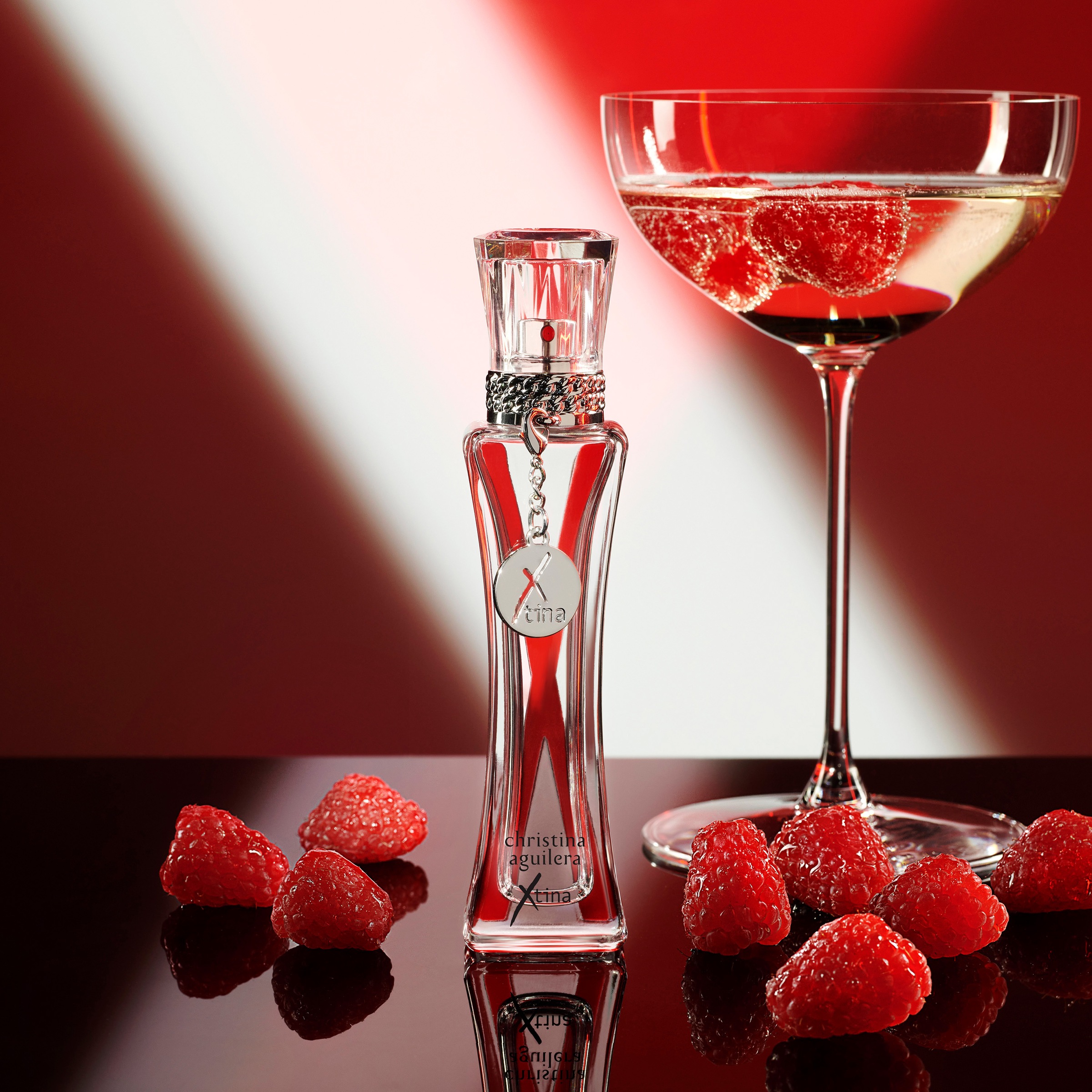 Christina Aguilera Eau de Parfum »XTINA EDP« dynamisch-blumig-fruchtiger Duftcharakter