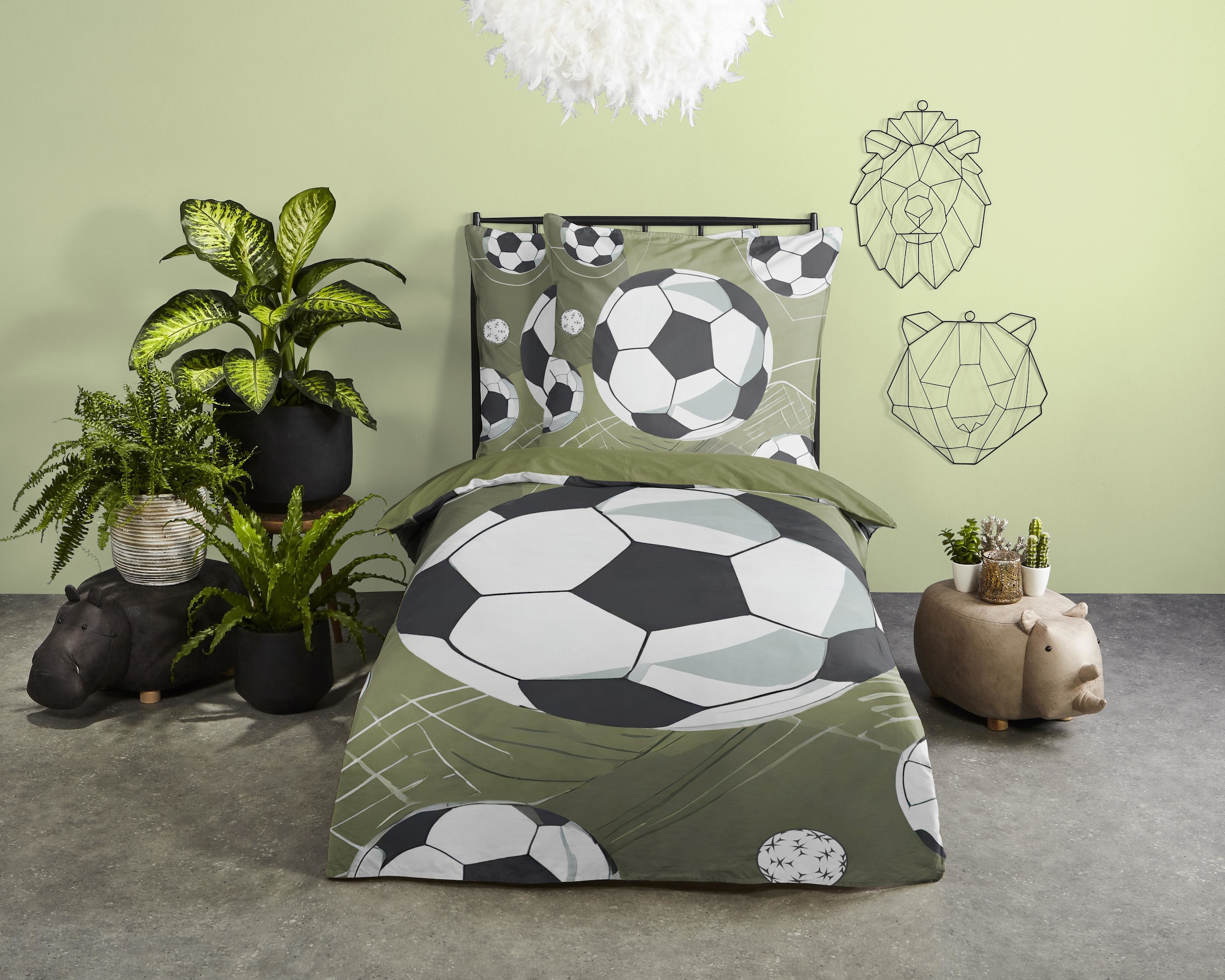 PURE luxury collection Kinderbettwäsche »Daan«, Mikrofaser, 135x200, 2 Teilig, Wendeoptik, Kind, Junge, Fußball